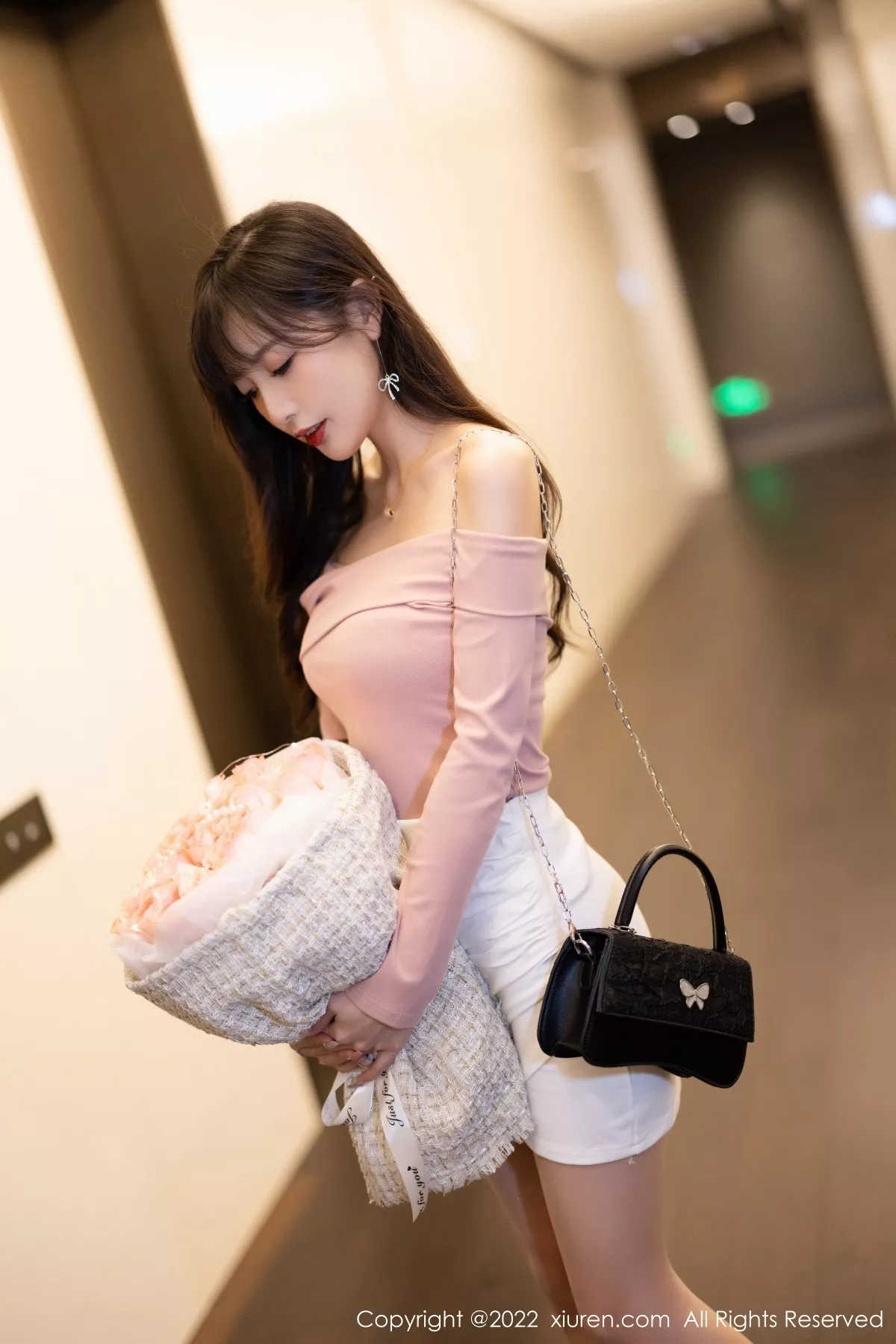 秀人集.com_[XiuRen秀人网]No.5934_模特林星阑紫色露肩上衣配白短裙露蕾丝内衣开档肉丝诱惑写真81P