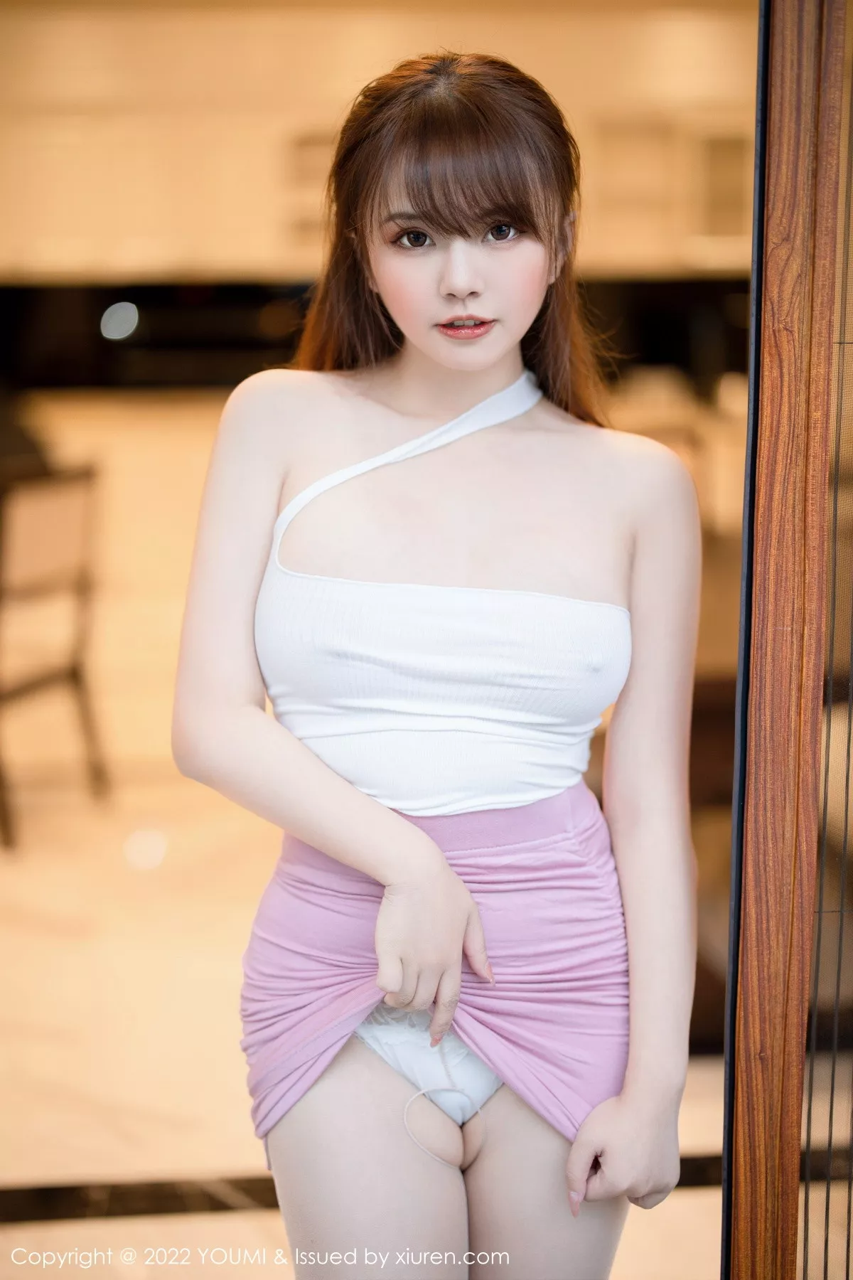 秀人集.com_[YouMi尤蜜荟]Vol.872_模特张思允Nice性感白色收身上衣配粉短裙秀完美身材诱惑写真70P