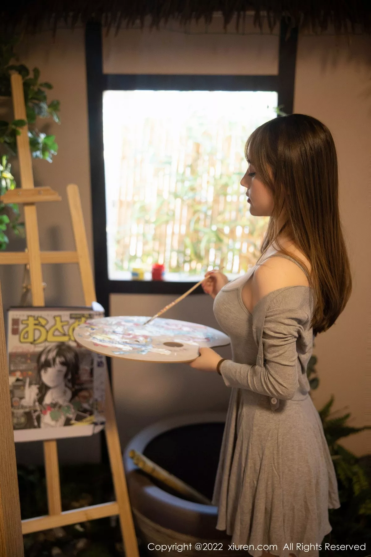 秀人集.com_[XiuRen秀人网]No.5943_模特豆瓣酱绘画主题灰色低胸吊带裙配肉丝秀丰满身材诱惑写真71P