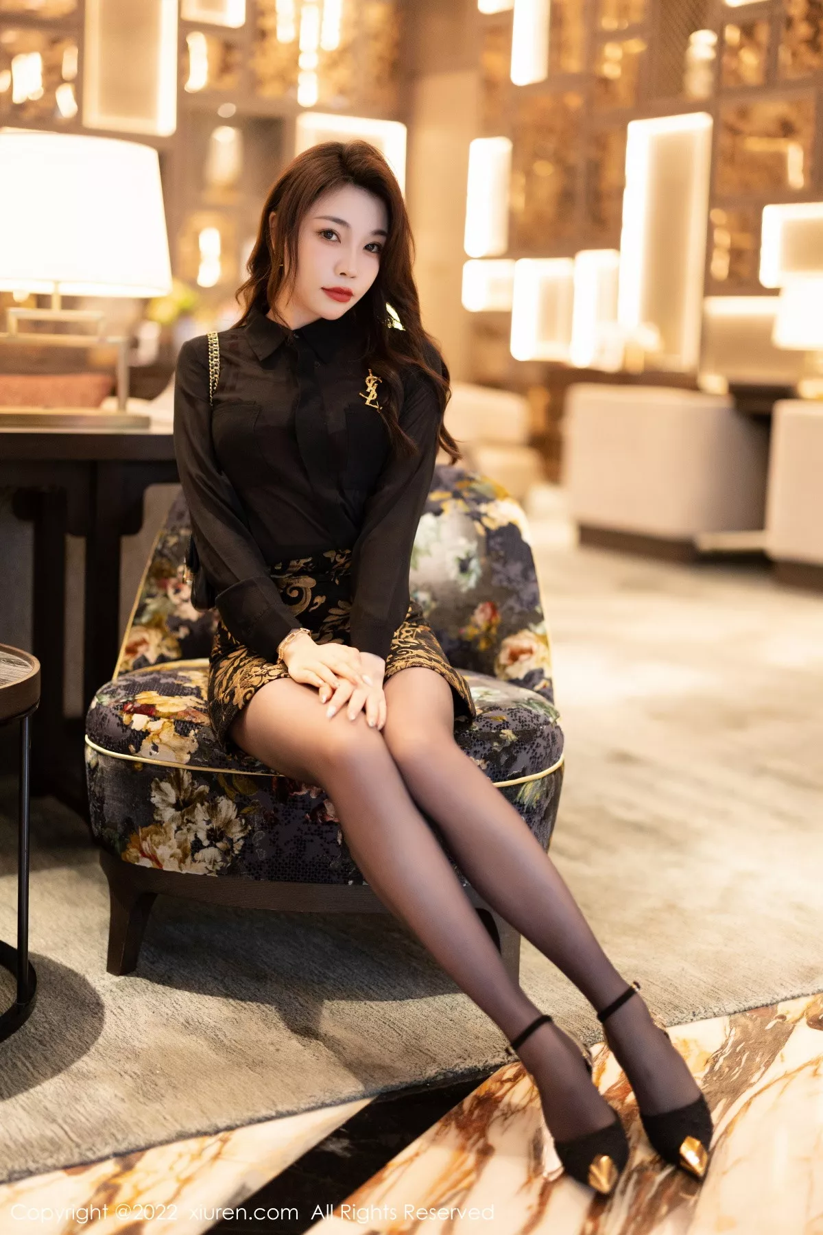 秀人集.com_[XiuRen秀人网]No.5953_女神徐莉芝Booty黑色轻透上衣配黑短裙露红色蕾丝内衣诱惑写真83P