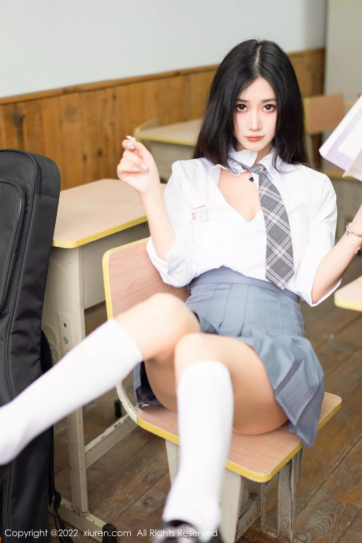 秀人集.com_[XiuRen秀人网]No.5970_模特Laura阿姣性感学妹短裙制服露白色内衣秀曼妙身姿迷人写真99P