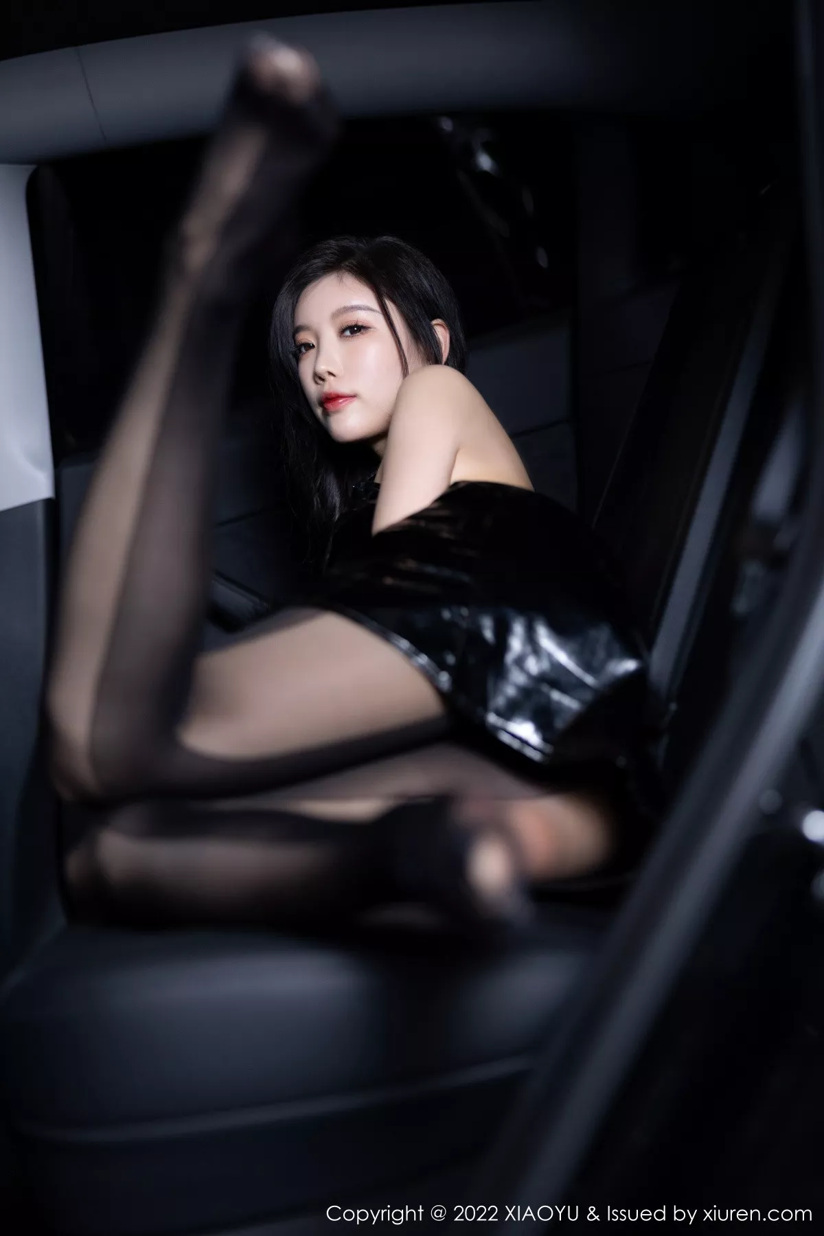 秀人集.com_[XiaoYu画语界]Vol.922_女神杨晨晨Yome黑色皮质服饰配超薄黑丝露情趣内衣诱惑写真78P