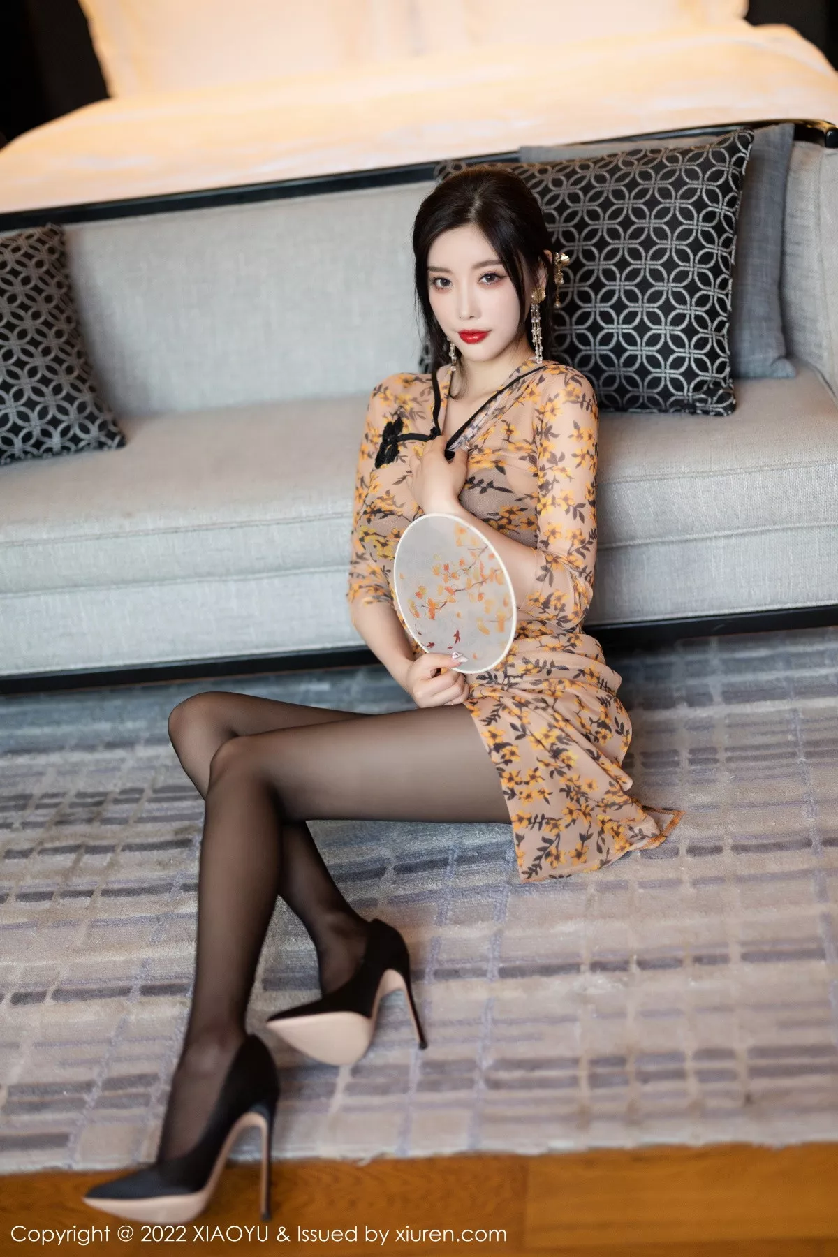 秀人集.com_[XiaoYu画语界]Vol.927_女神杨晨晨Yome脱轻透旗袍露黑色蕾丝内衣配开档黑丝诱惑写真88P