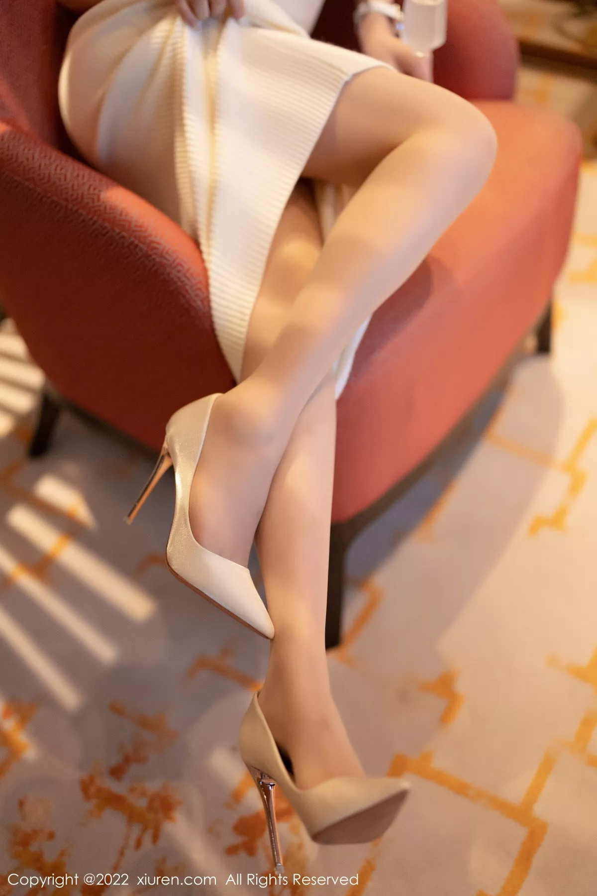 秀人集.com_[XiuRen秀人网]No.6010_女神徐莉芝Booty脱性感白色套装露超薄无内肉丝秀翘臀诱惑写真82P