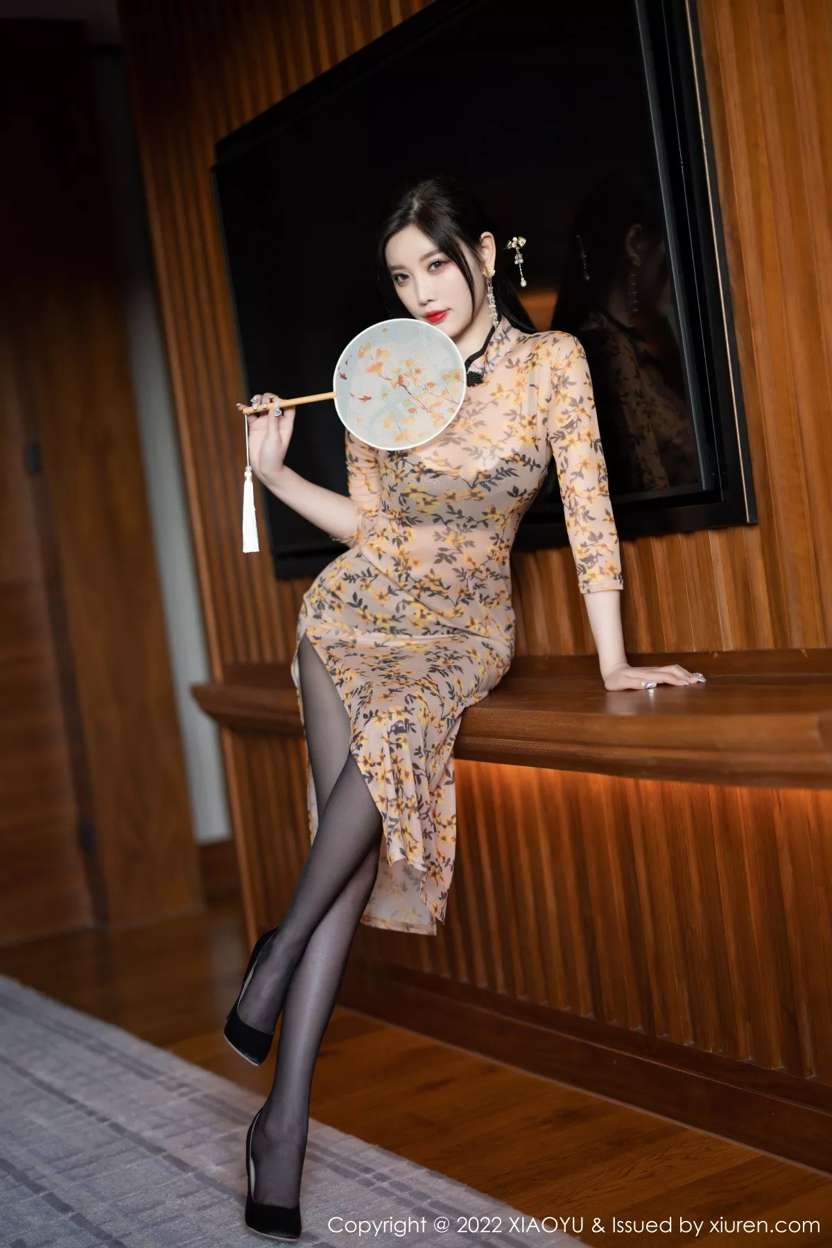 秀人集.com_[XiaoYu画语界]Vol.927_女神杨晨晨Yome脱轻透旗袍露黑色蕾丝内衣配开档黑丝诱惑写真88P