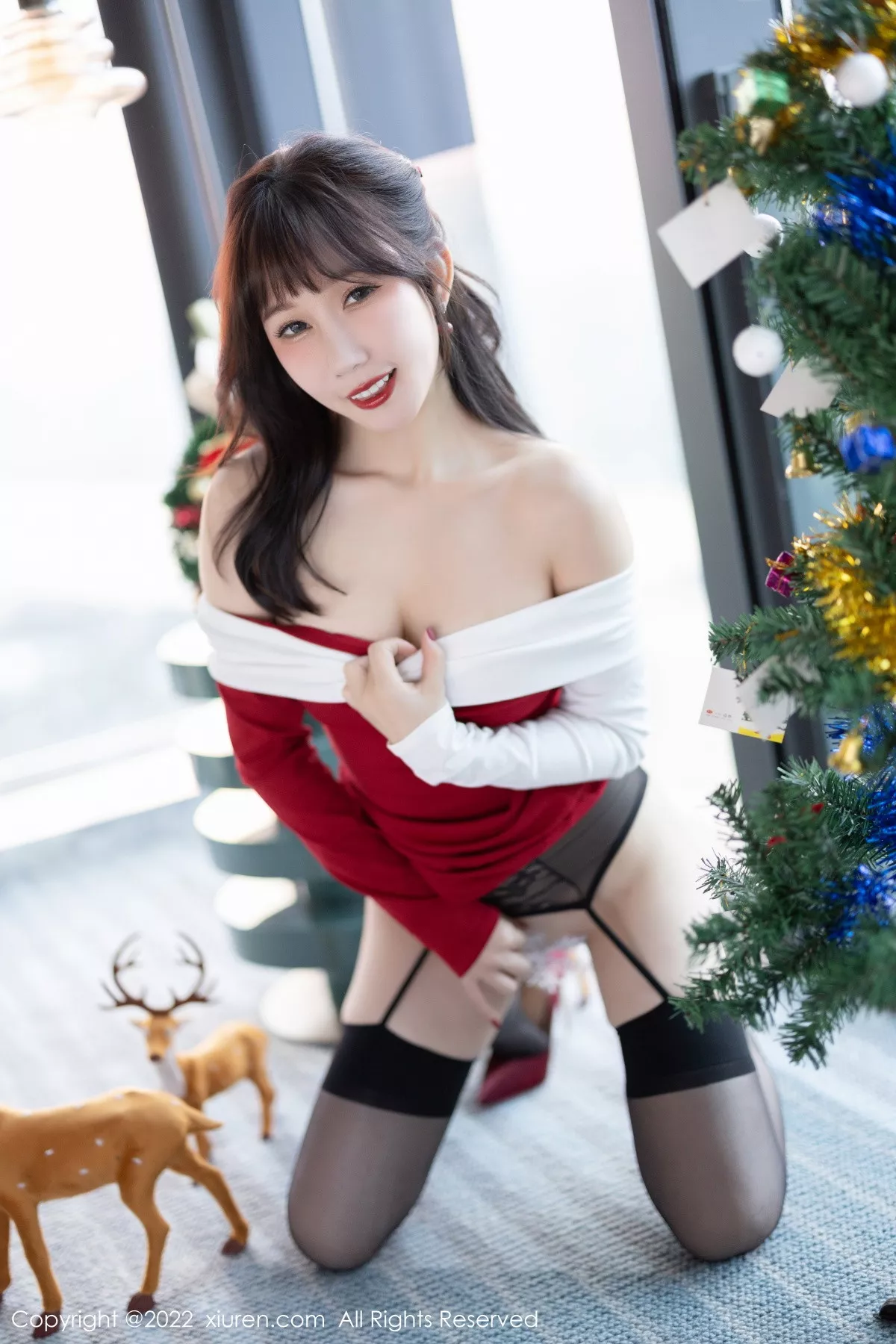 秀人集.com_[XiuRen秀人网]No.6015_模特波巧酱海南岛旅拍圣诞主题性感红色情趣内衣惹火诱惑写真83P