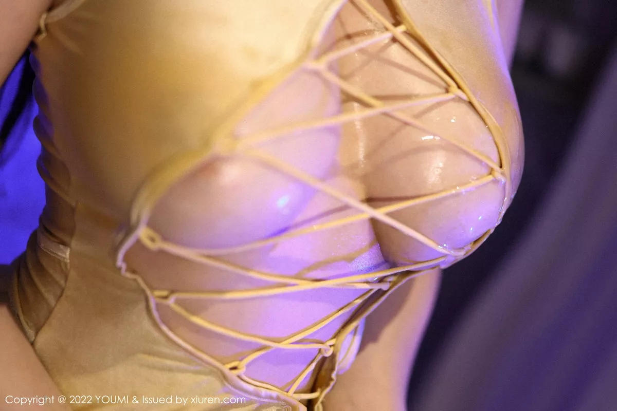 秀人集.com_[YouMi尤蜜荟]Vol.880_女神尤妮丝Egg私房浴室淡黄色连衣短裙湿身秀丰满身材诱惑写真70P