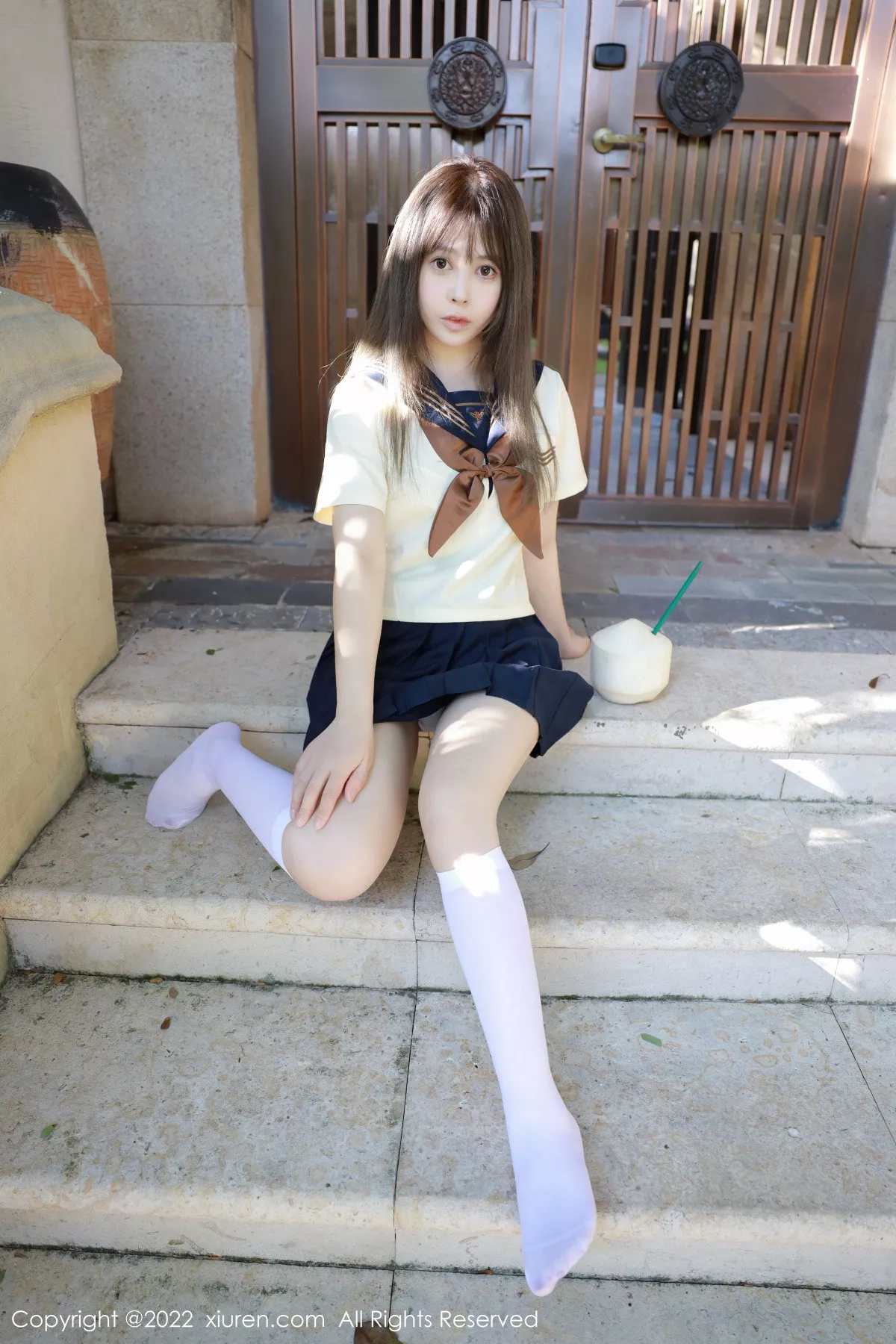 秀人集.com_[XiuRen秀人网]No.6021_女神Evelyn艾莉南京旅拍户外性感白色水手服秀完美身材诱惑写真66P