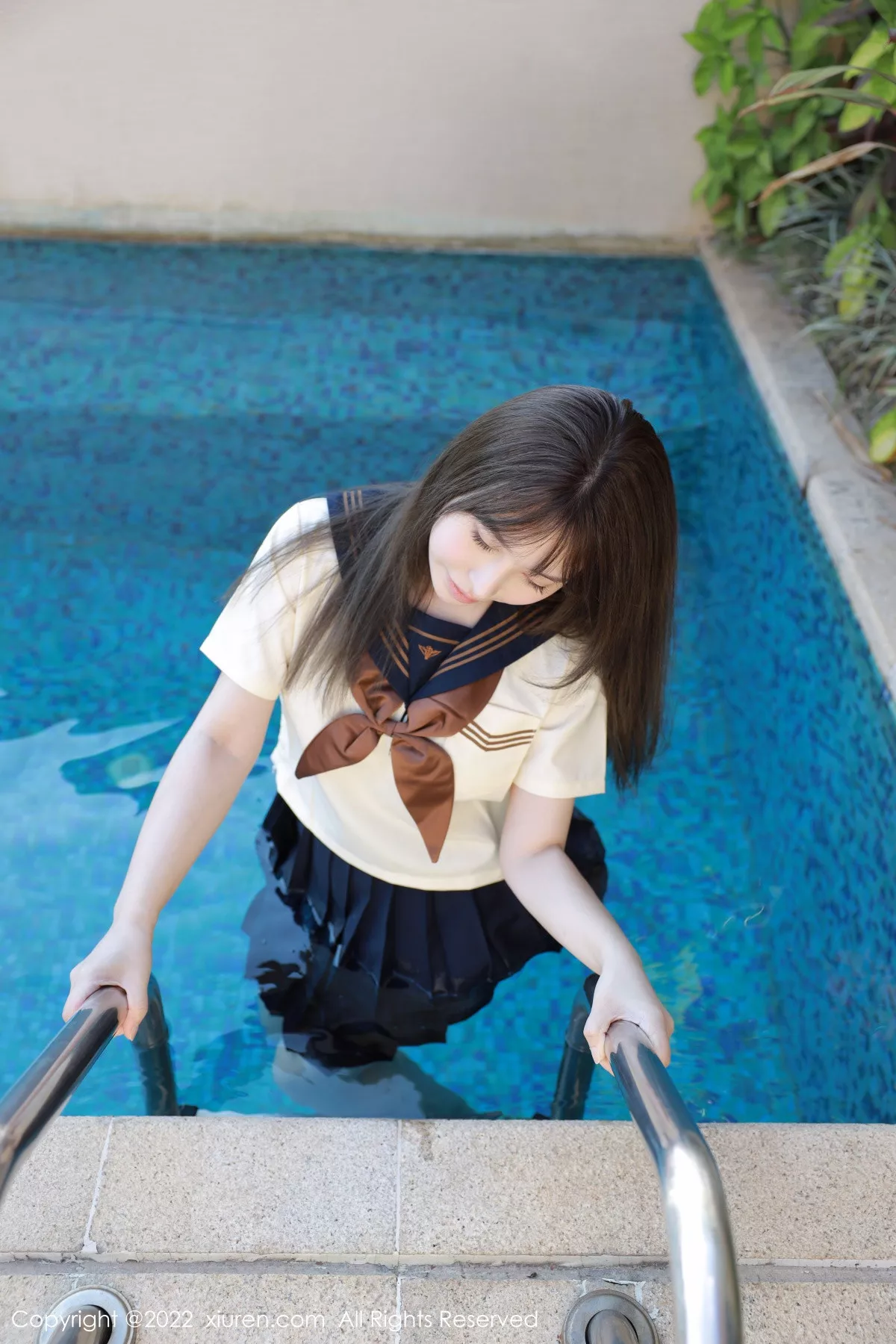 秀人集.com_[XiuRen秀人网]No.6021_女神Evelyn艾莉南京旅拍户外性感白色水手服秀完美身材诱惑写真66P