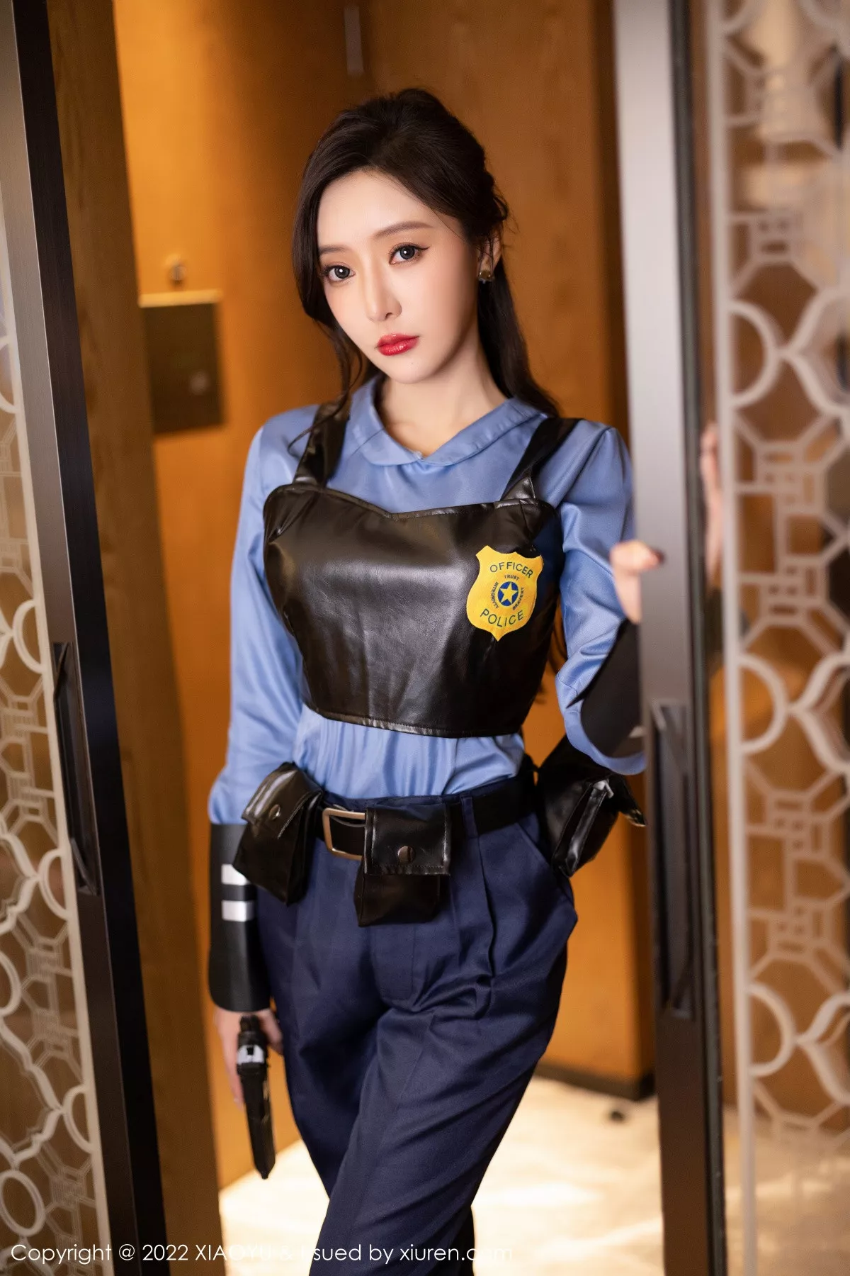 秀人集.com_[XiaoYu画语界]Vol.929_女神王馨瑶yanni脱蓝色女警官制服露黑色蕾丝内衣完美诱惑写真80P