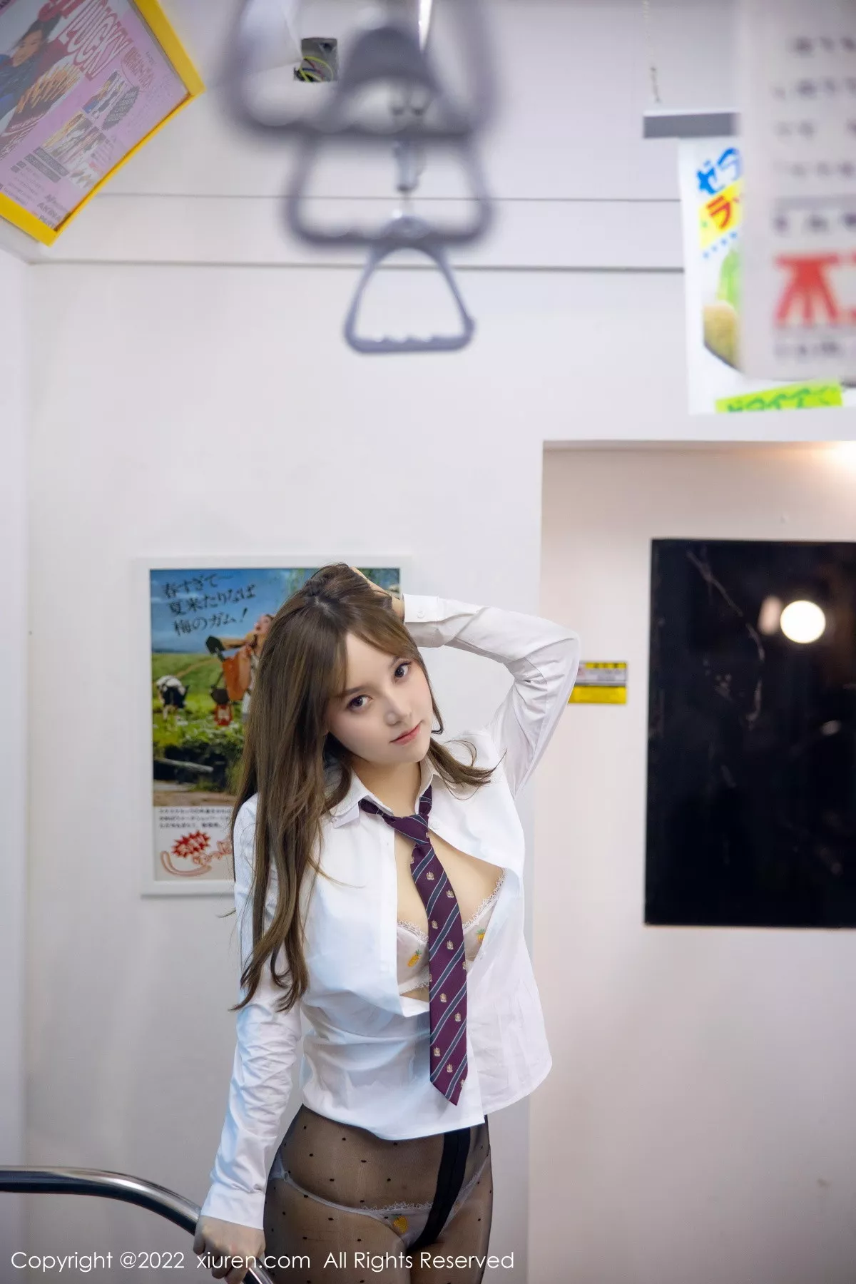 秀人集.com_[XiuRen秀人网]No.5899_模特豆瓣酱电车场景性感白T露浅色内衣配超薄黑丝丰满诱惑写真89P