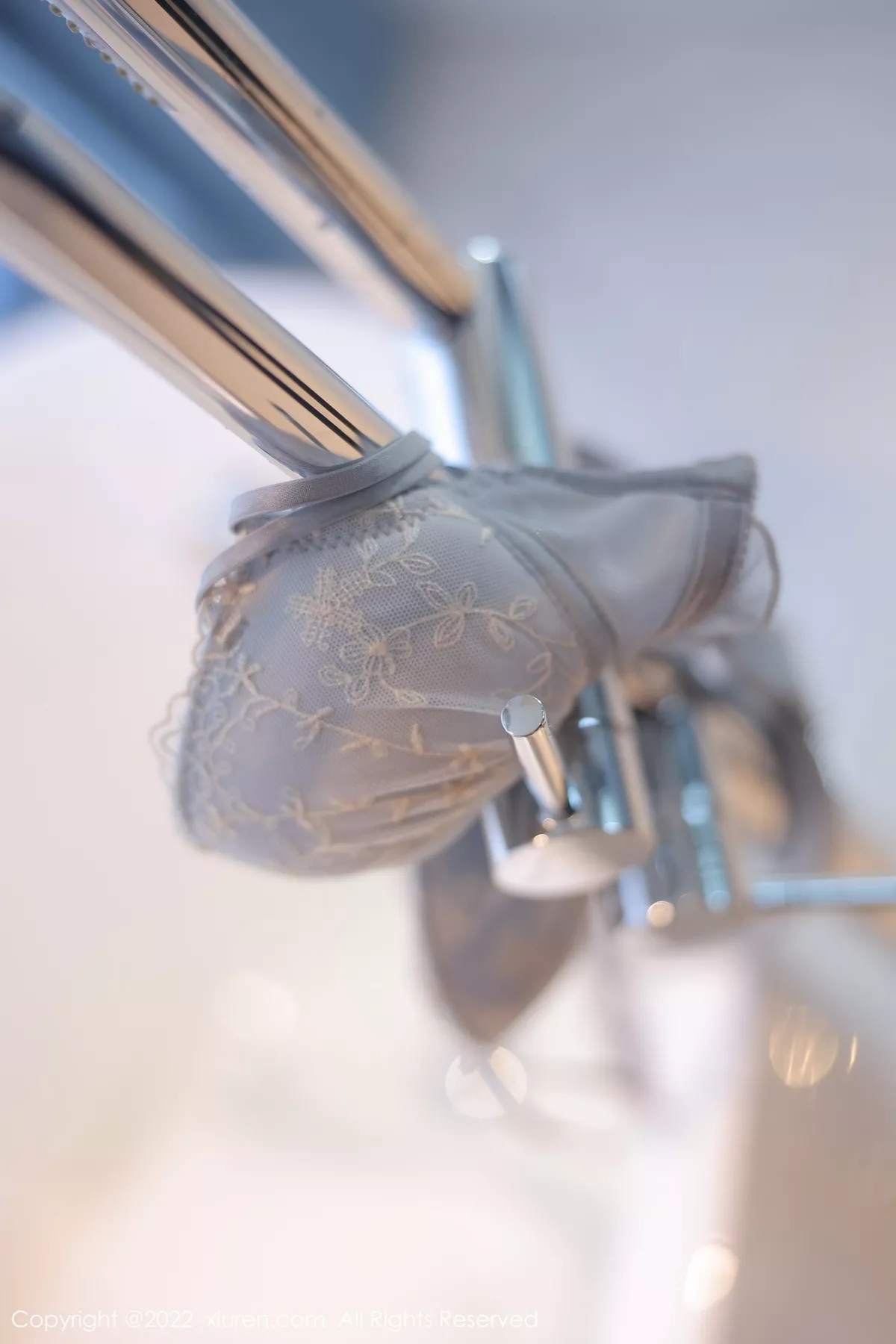 秀人集.com_[XiuRen秀人网]No.5909_模特77qiqi私房浴室脱性感白T露浅蓝色蕾丝内衣迷人诱惑写真85P