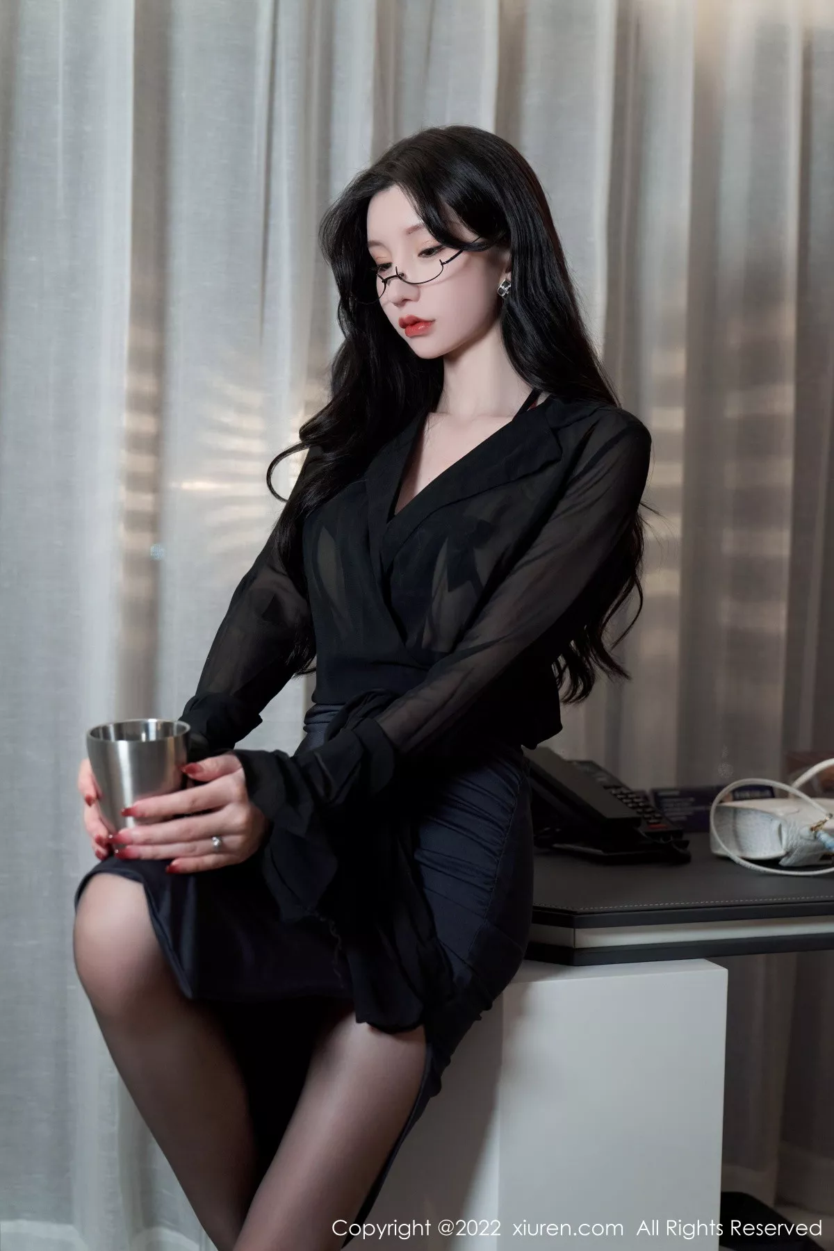 秀人集.com_[XiuRen秀人网]No.5914_女神周于希Sally黑色薄纱衣配超薄黑丝半脱秀火辣身材诱惑写真97P