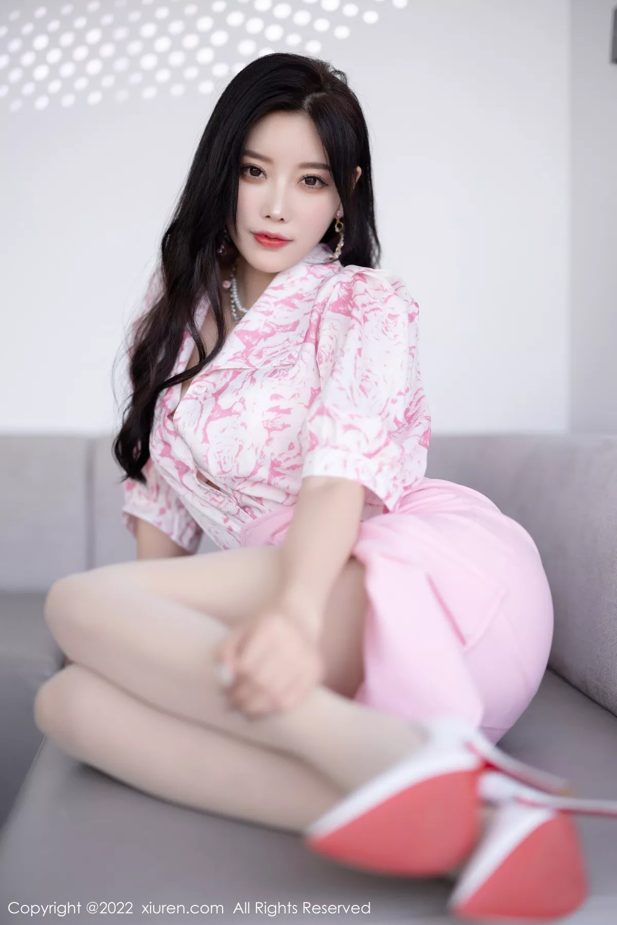 秀人集.com_[XiuRen秀人网]No.5927_女神杨晨晨Yome脱性感粉色上衣露白色内衣秀丰腴身材诱惑写真87P