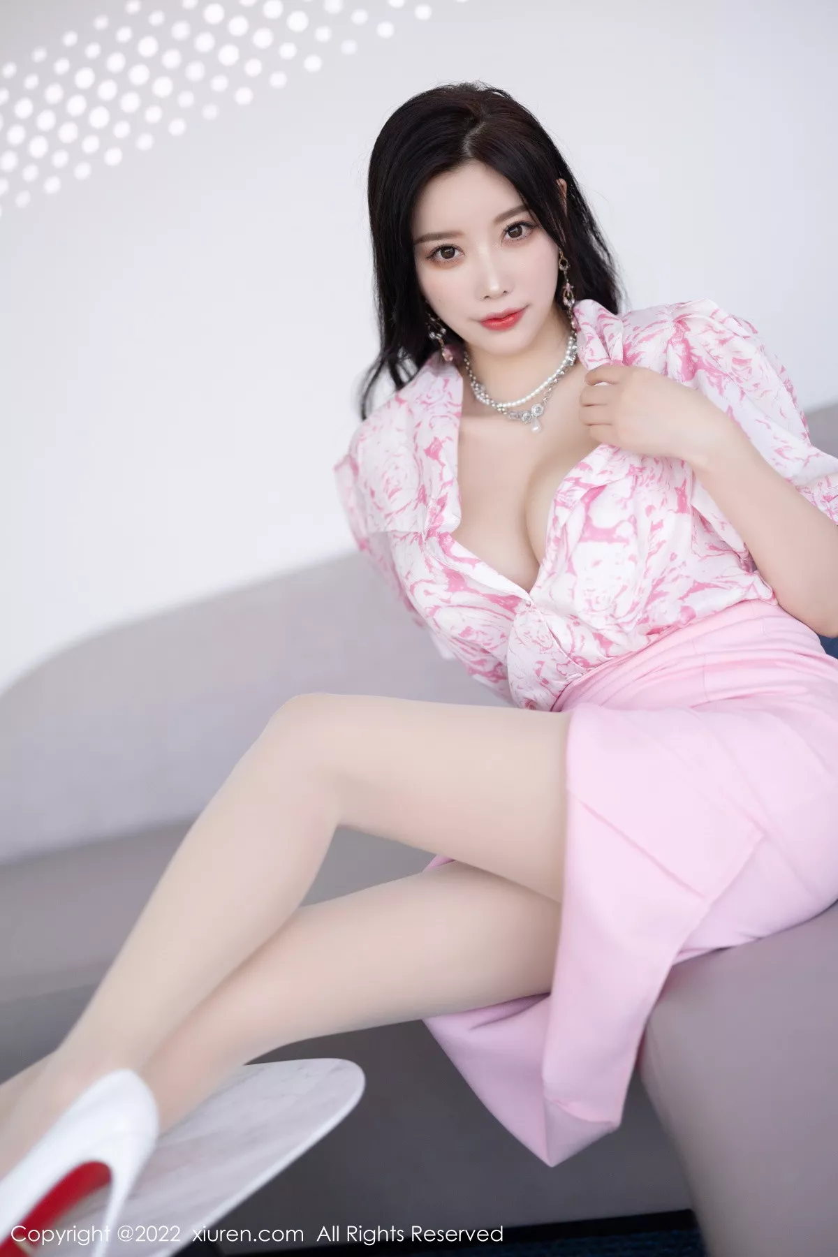 秀人集.com_[XiuRen秀人网]No.5927_女神杨晨晨Yome脱性感粉色上衣露白色内衣秀丰腴身材诱惑写真87P