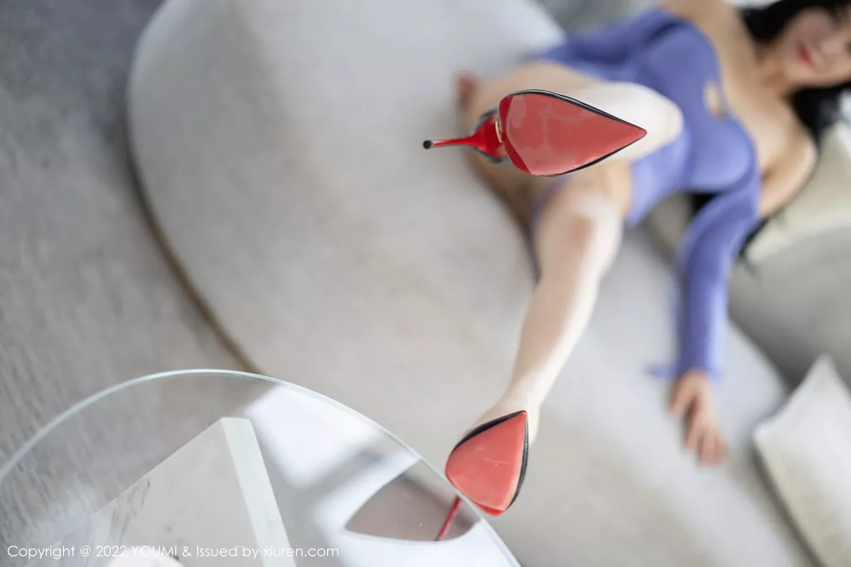 秀人集.com_[YouMi尤蜜荟]Vol.870_女神刘钰儿性感紫色收身连衣裙配超薄无内肉丝秀翘臀诱惑写真59P