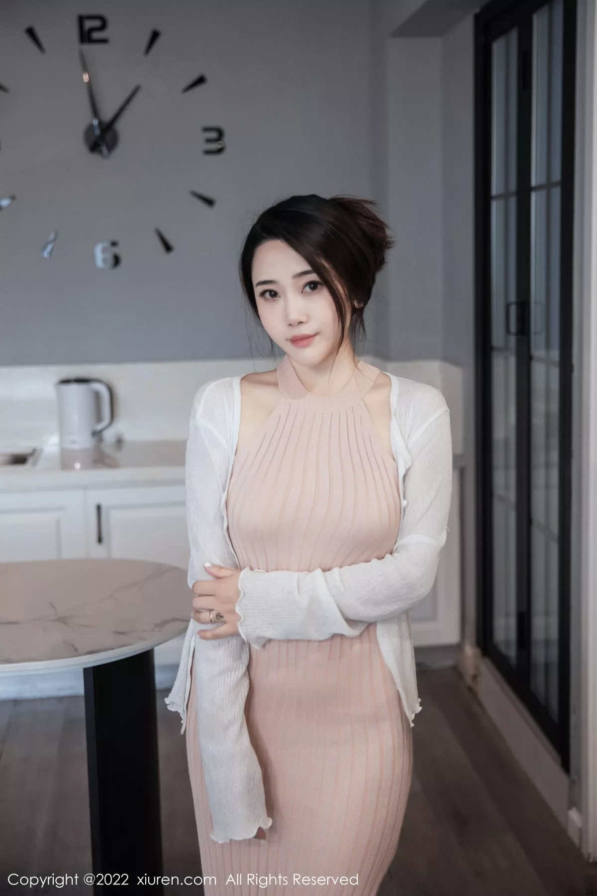 秀人集.com_[XiuRen秀人网]No.6066_模特严利娅Yuliya性感粉色开叉连衣长裙秀白嫩美腿撩人诱惑写真55P