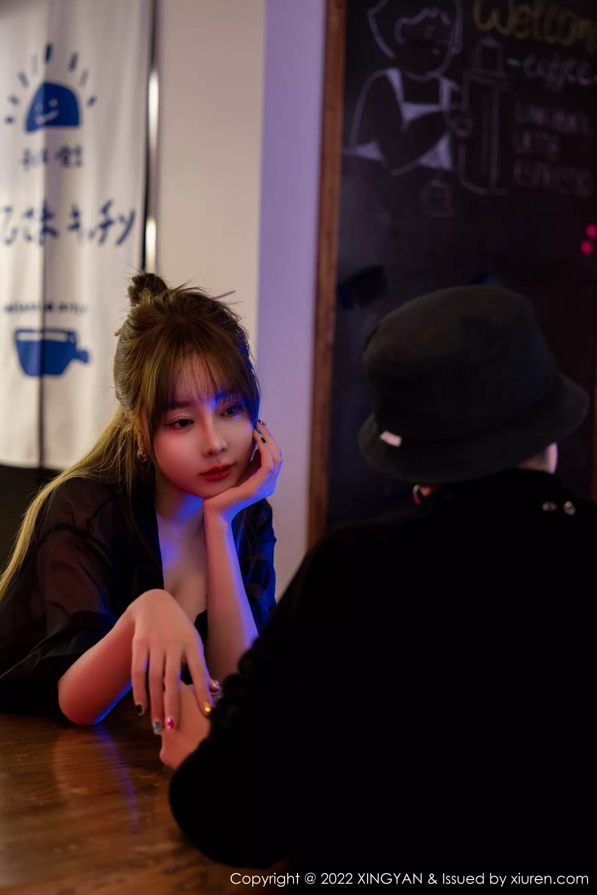 秀人集.com_[XINGYAN星颜社]VOL.163_女神王雨纯酒馆喝酒主题性感黑色内衣配超薄黑丝极致魅惑写真82P
