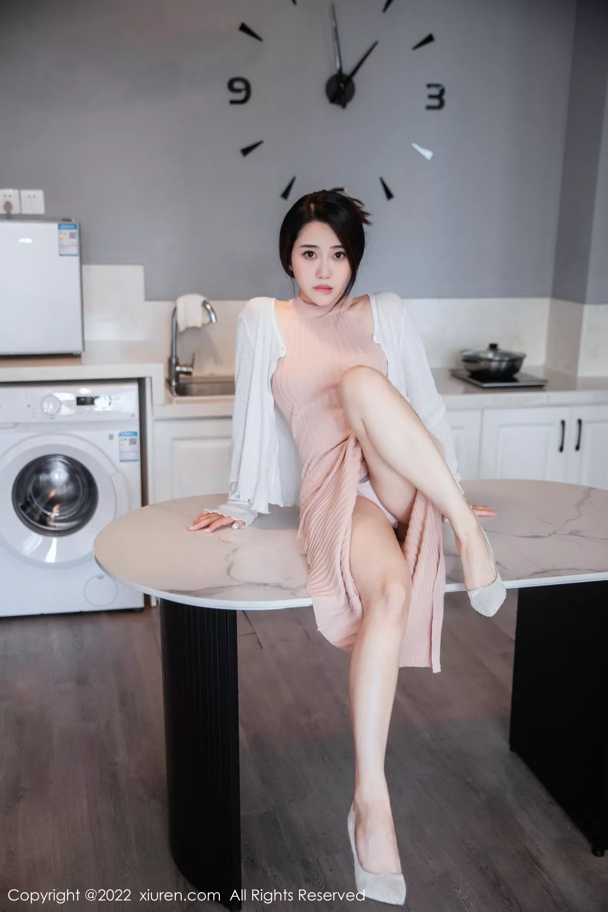 秀人集.com_[XiuRen秀人网]No.6066_模特严利娅Yuliya性感粉色开叉连衣长裙秀白嫩美腿撩人诱惑写真55P