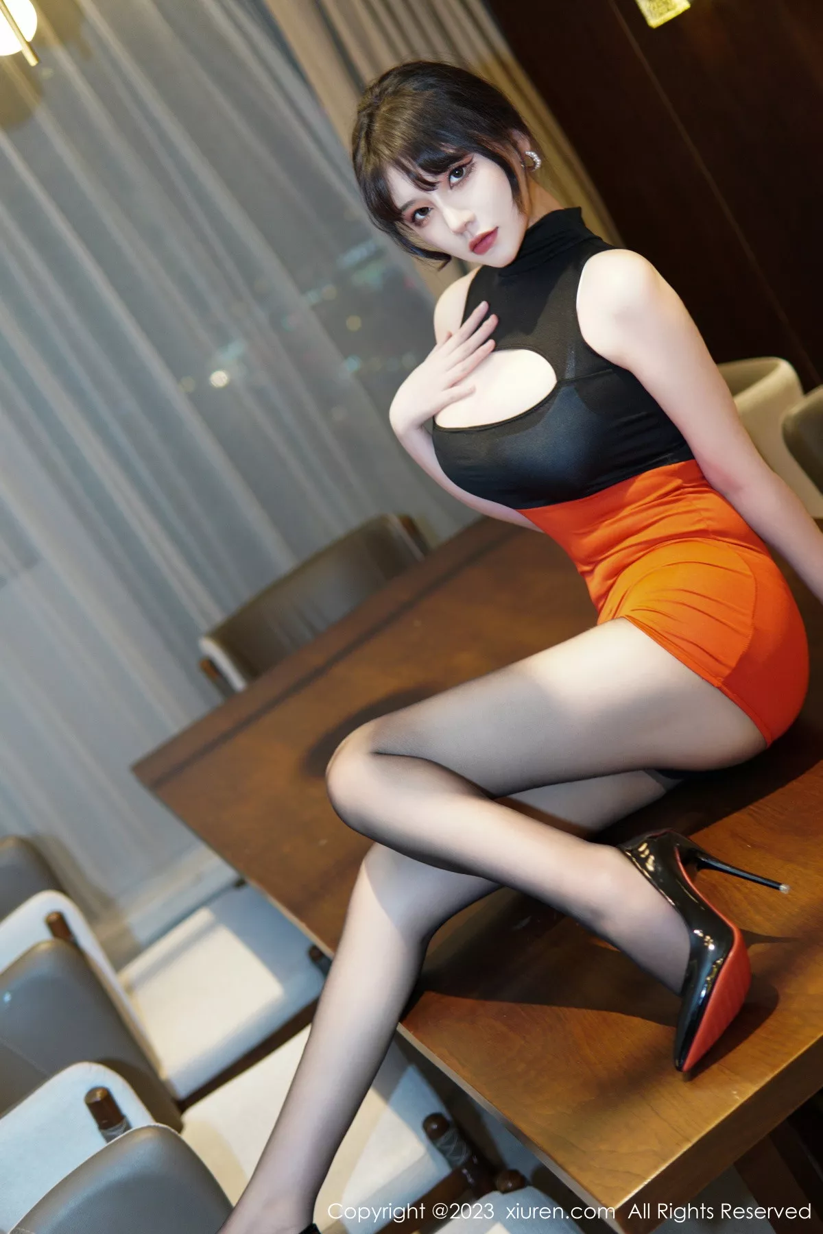 秀人集.com_[XiuRen秀人网]No.6075_模特桃桃子_私房半脱露性感白色内衣配超薄无内黑丝迷人写真77P