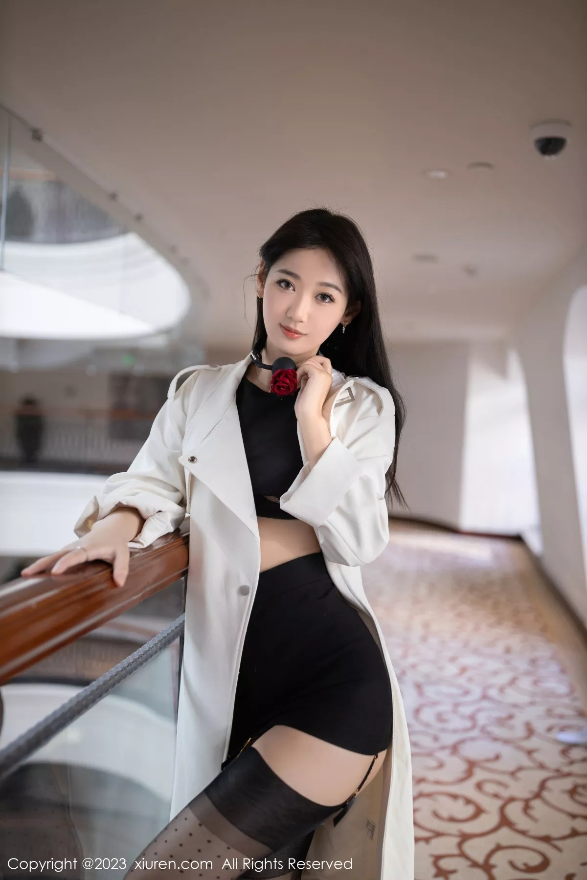 秀人集.com_[XiuRen秀人网]No.6079_模特唐安琪脱白色外衣露黑色轻透蕾丝内衣配黑丝吊袜诱惑写真83P