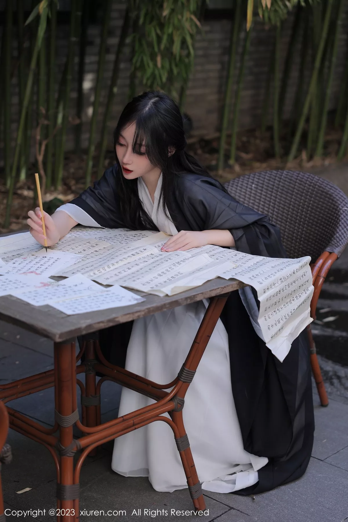 秀人集.com_[XiuRen秀人网]No.6094_模特玥儿玥er海南旅拍脱白色古装服饰露性感内衣撩人诱惑写真55P