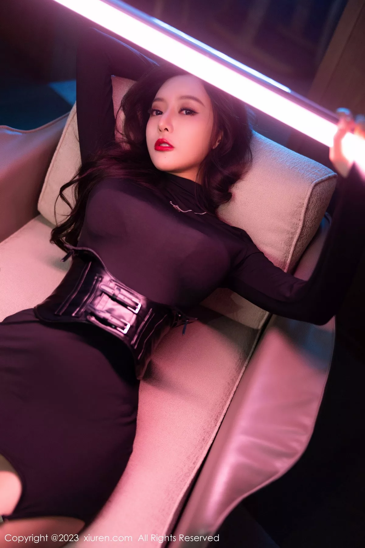 秀人集.com_[XiuRen秀人网]No.6099_女神王馨瑶yanni黑色紧身服饰露暗红色蕾丝内衣完美诱惑写真77P