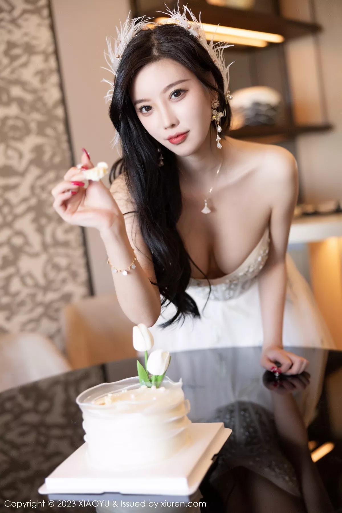 秀人集.com_[XiaoYu画语界]Vol.941_女神杨晨晨Yome生日主题脱连衣长裙露火辣身材极致诱惑写真120P