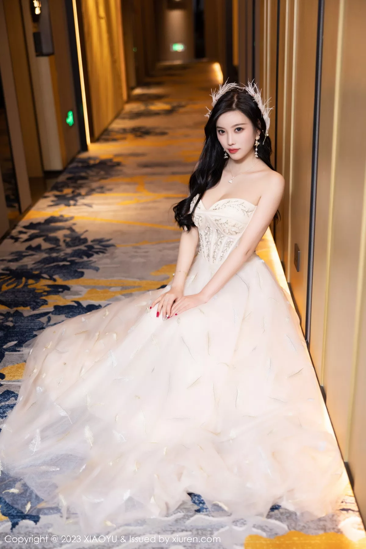 秀人集.com_[XiaoYu画语界]Vol.941_女神杨晨晨Yome生日主题脱连衣长裙露火辣身材极致诱惑写真120P