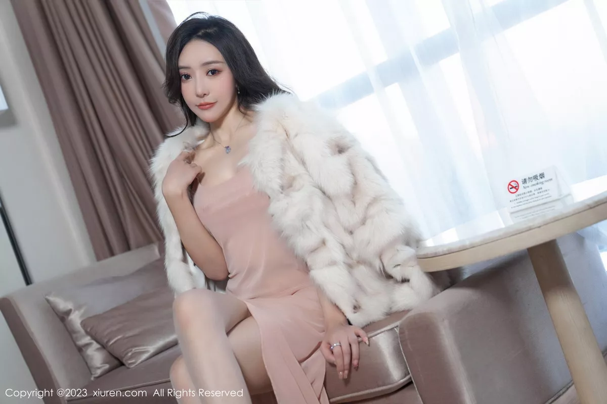 秀人集.com_[XiuRen秀人网]No.6105_女神王馨瑶yanni珍珠色吊带长裙配原色丝袜秀惹火身材诱惑写真86P