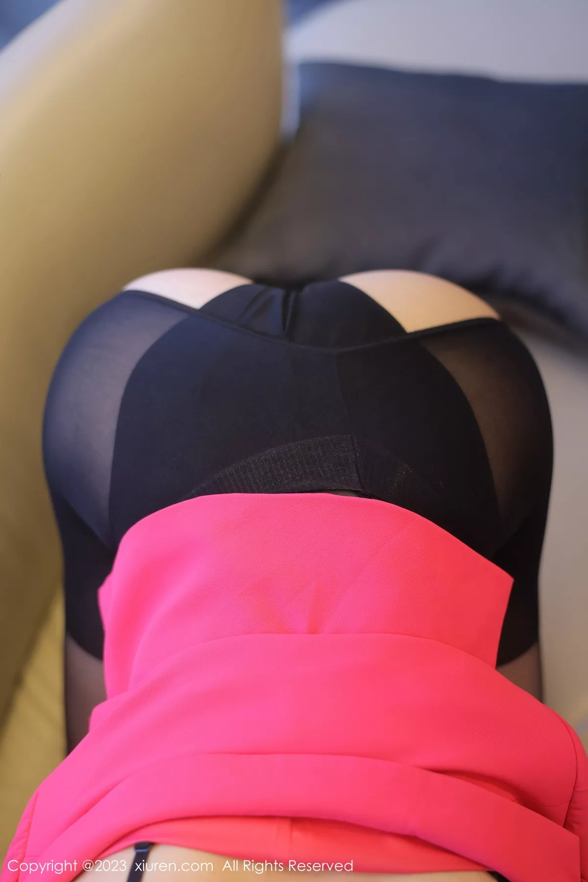 秀人集.com_[XiuRen秀人网]No.6103_模特月音瞳性感黑色情趣吊带服配超薄黑丝秀雪峰美腿诱惑写真93P