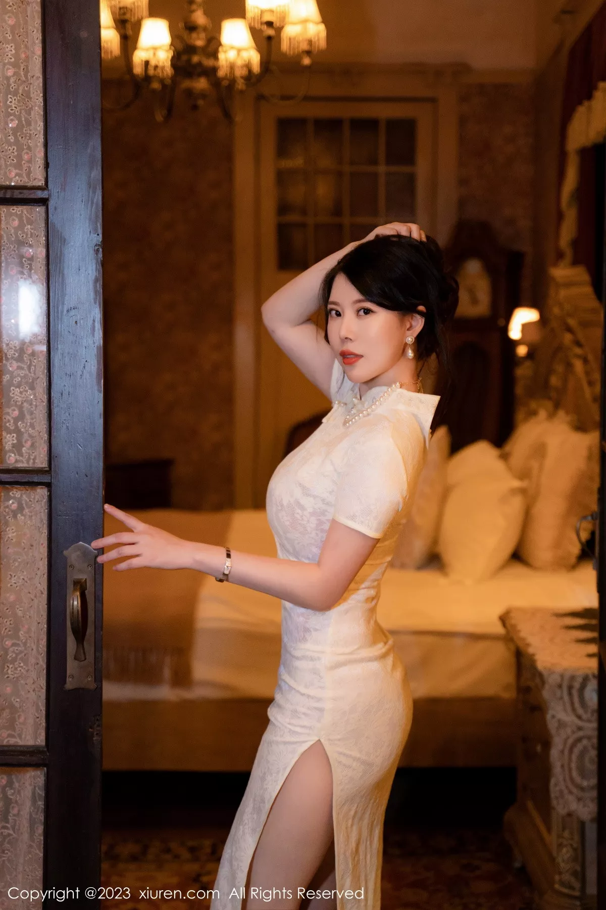 秀人集.com_[XiuRen秀人网]No.6123_模特白茹雪脱性感白色旗袍露花色轻透内衣秀丰满身材诱惑写真60P