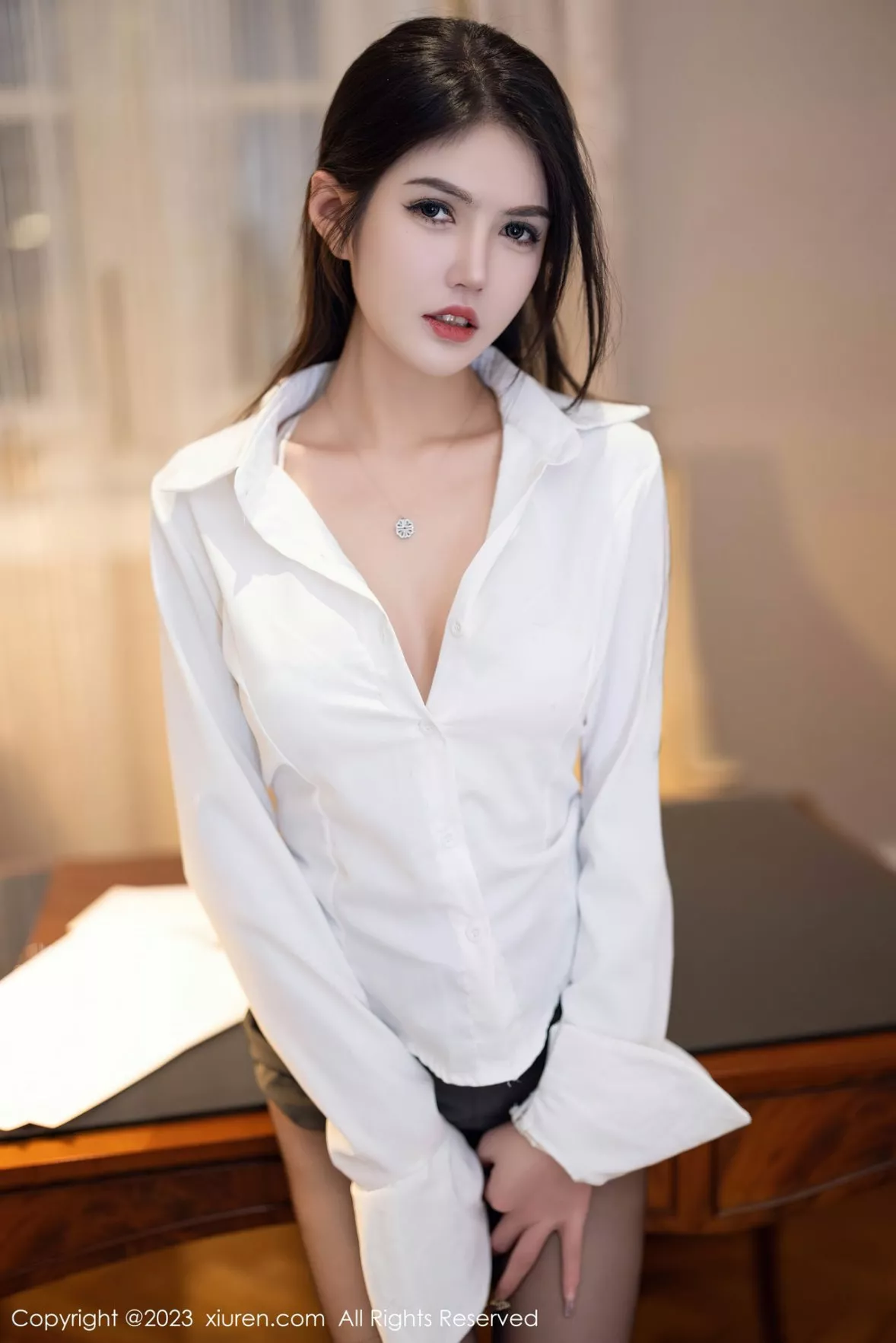 秀人集.com_[XiuRen秀人网]No.6125_模特媛媛酱性感白T配黑短裙露白色蕾丝内衣超薄黑丝诱惑写真84P