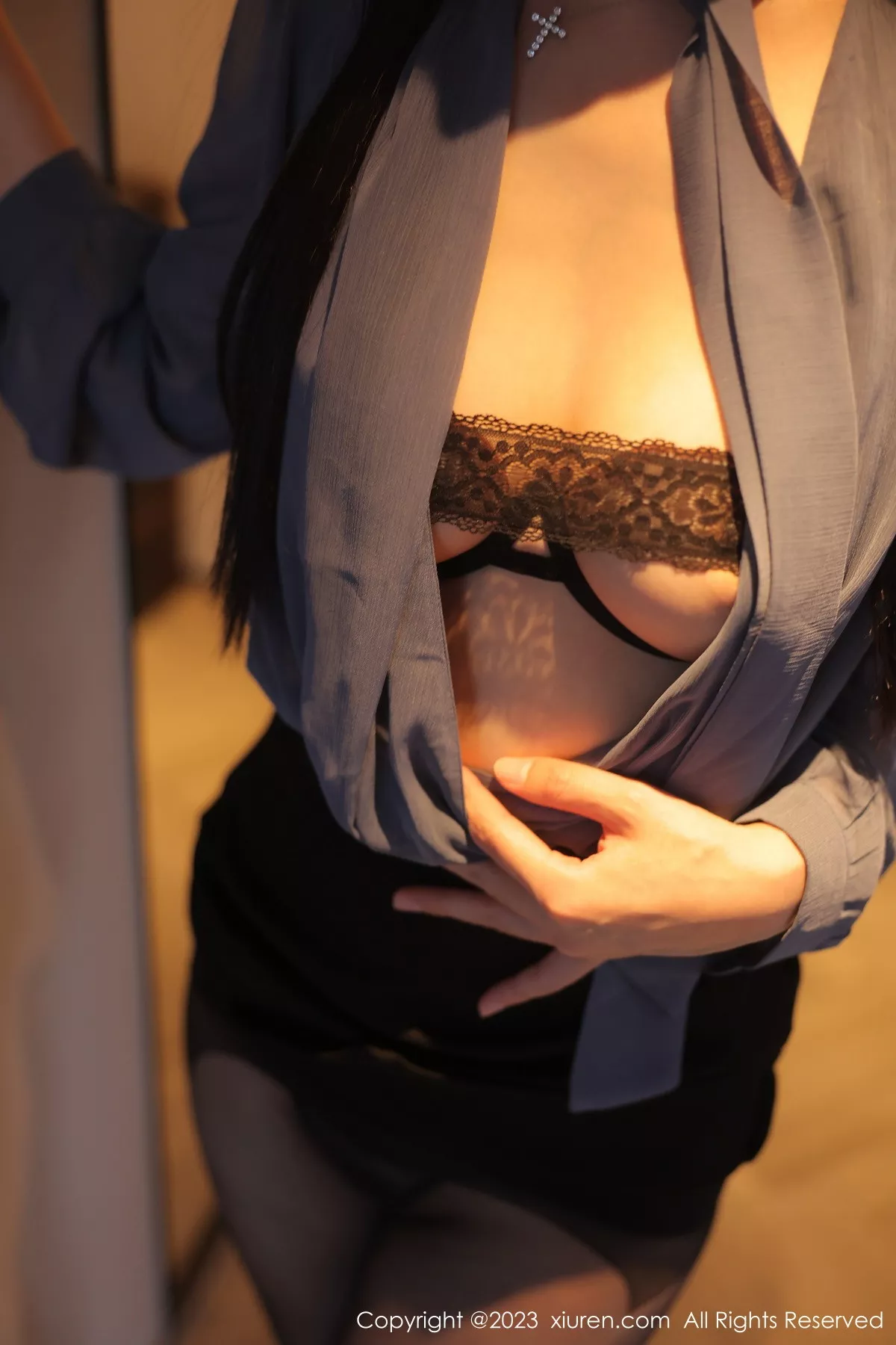 秀人集.com_[XiuRen秀人网]No.6122_模特李雅柔蓝色薄纱上衣配黑短裙露黑色内衣超薄黑丝诱惑写真62P