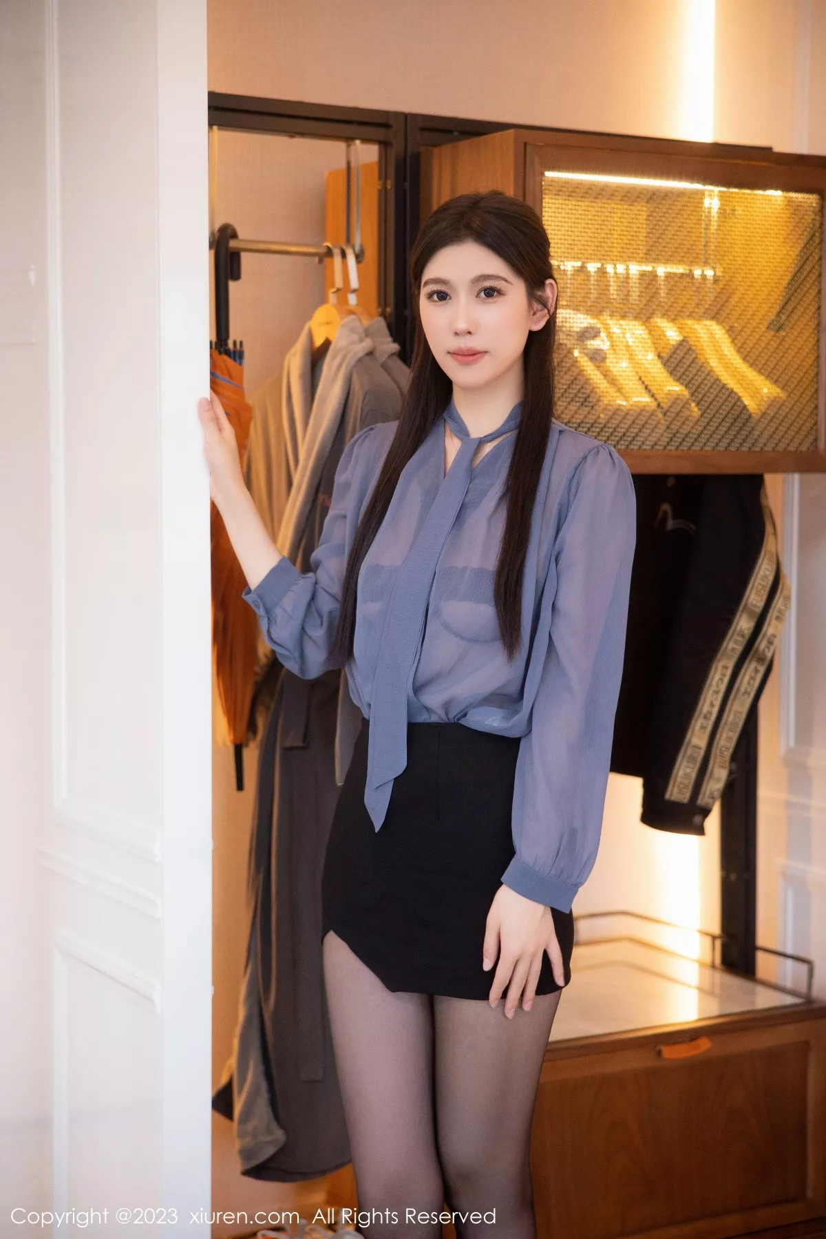 秀人集.com_[XiuRen秀人网]No.6122_模特李雅柔蓝色薄纱上衣配黑短裙露黑色内衣超薄黑丝诱惑写真62P