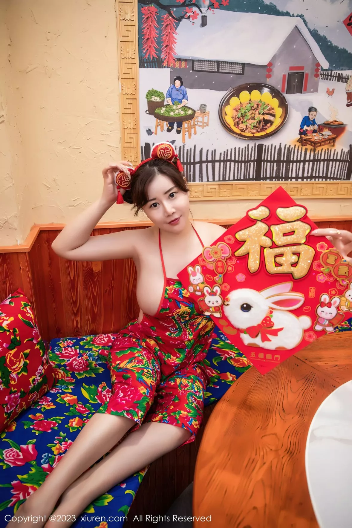 秀人集.com_[XiuRen秀人网]No.6121_模特王婉悠Queen餐桌场景东北大花布布兜秀惹火身材诱惑写真51P