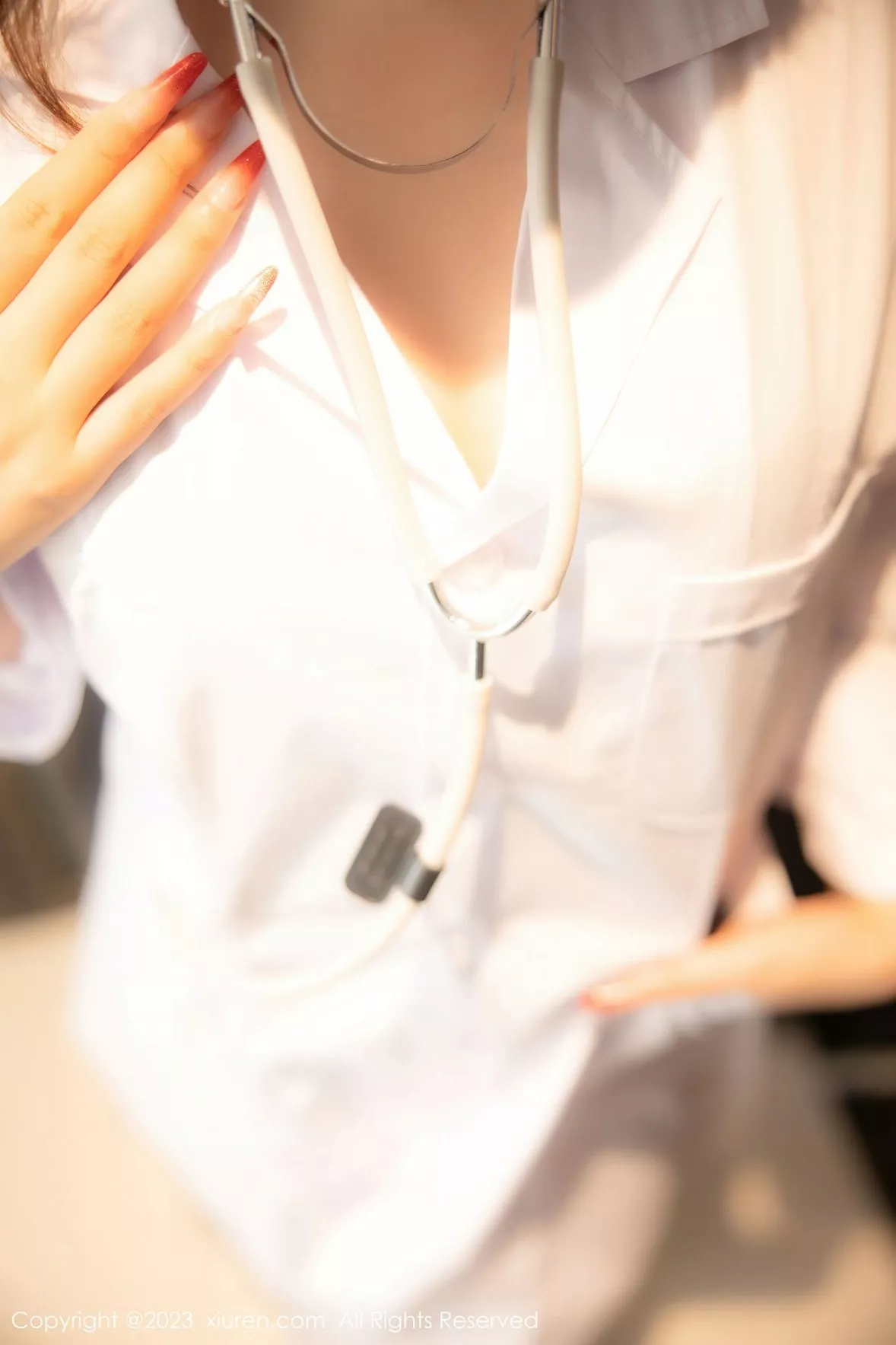 秀人集.com_[XiuRen秀人网]No.6130_模特江真真护士服露红色蕾丝内衣配蕾丝袜秀曼妙身姿诱惑写真105P