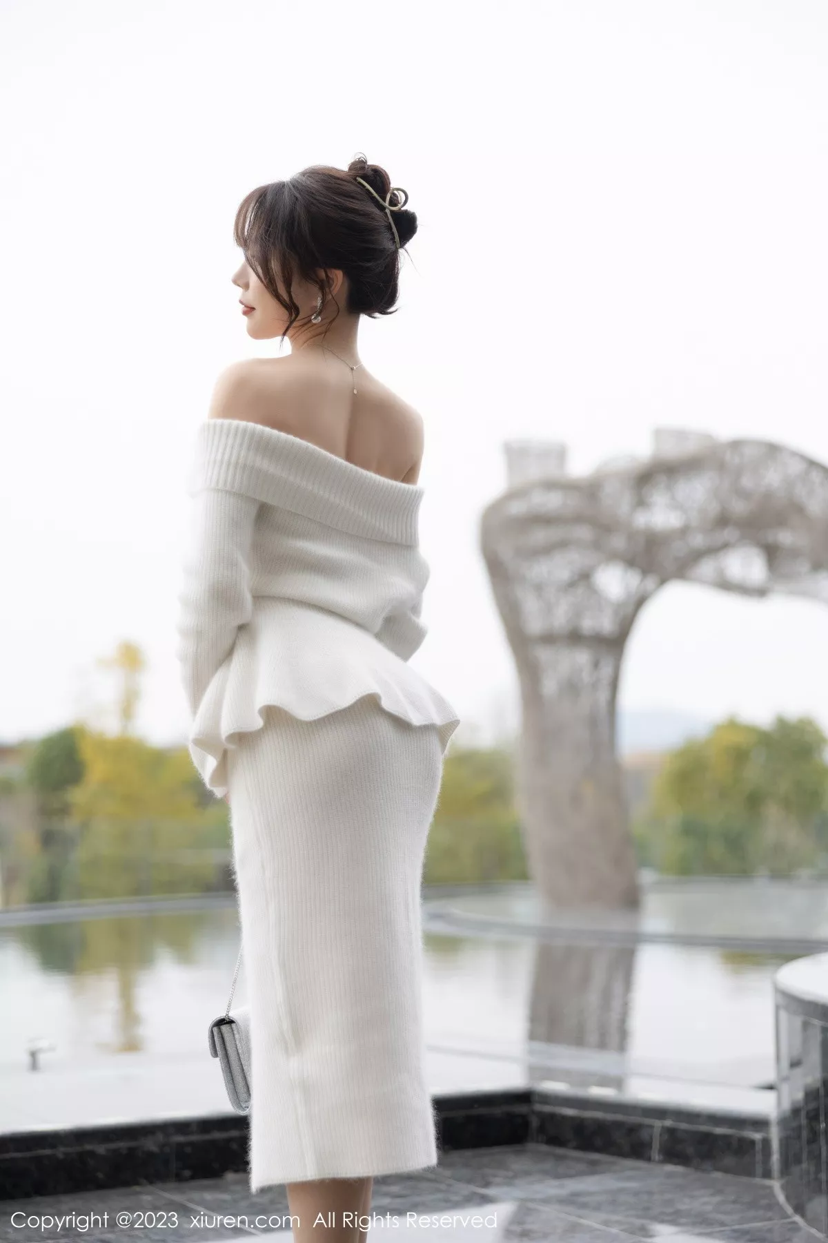 秀人集.com_[XiuRen秀人网]No.6132_女神徐莉芝Booty脱露肩连衣长裙露性感白色蕾丝内衣诱惑写真83P