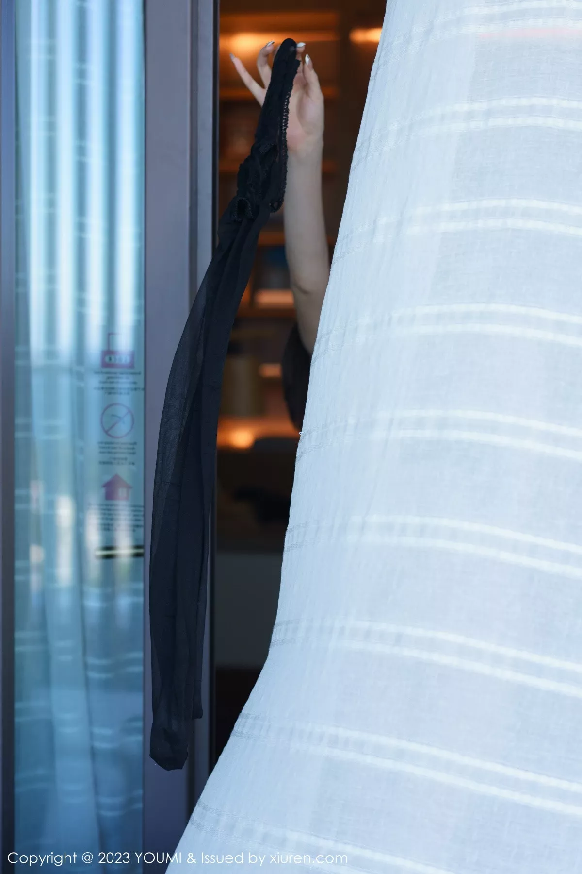 秀人集.com_[YouMi尤蜜荟]Vol.890_女神Carol周妍希白色上衣配黑短裙露性感内衣破烂黑丝诱惑写真97P