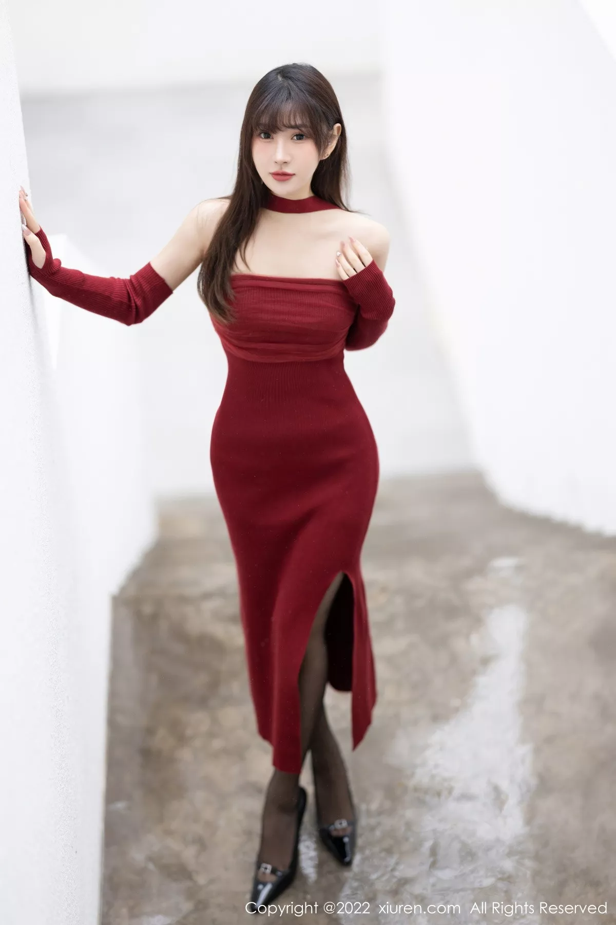 秀人集.com_[XiuRen秀人网]No.6027_模特张欣欣私房性感红色露肩长裙+淡粉色吊带睡裙撩人诱惑写真82P