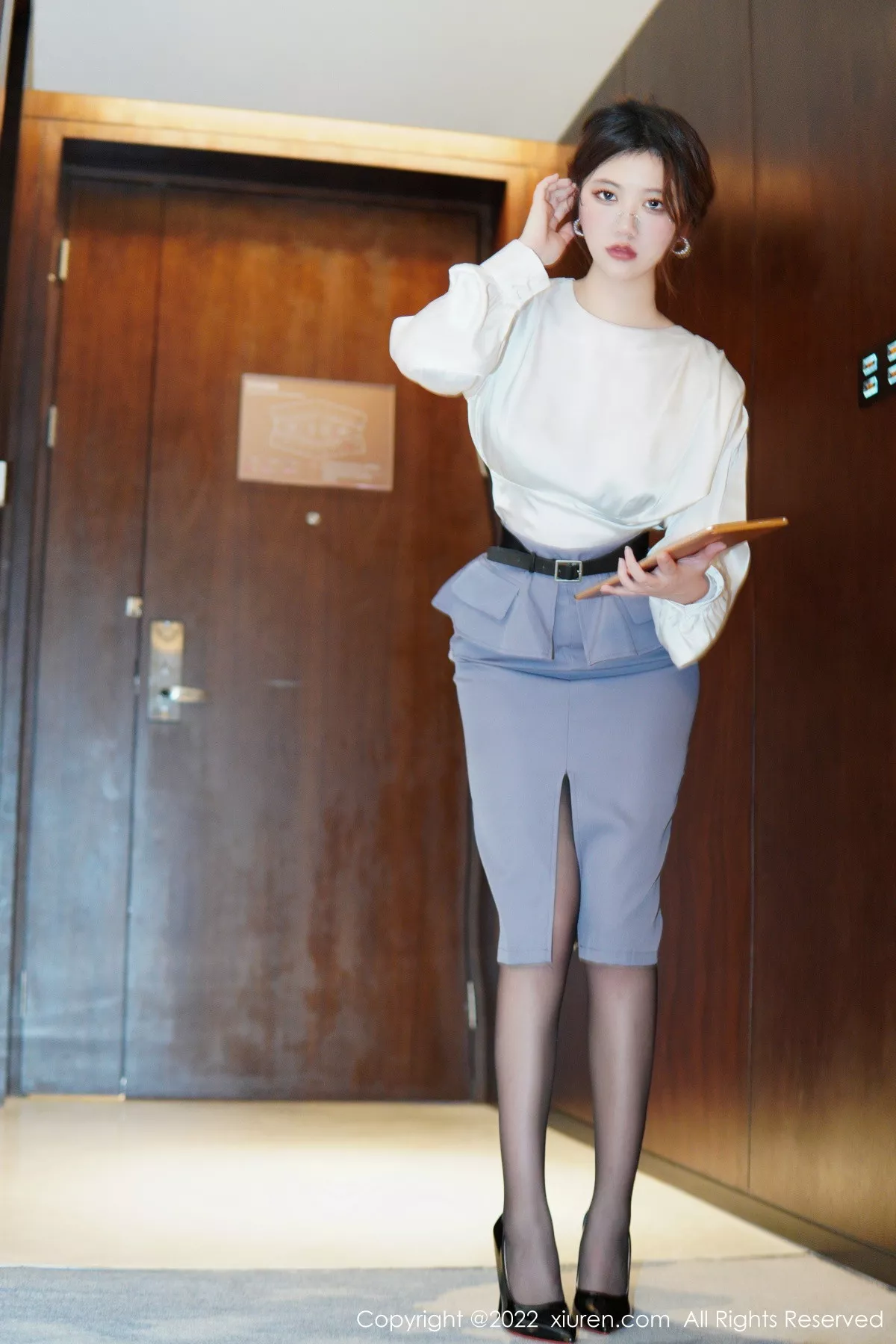 秀人集.com_[XiuRen秀人网]No.6028_模特奈奈子醉酒女教师主题半脱露绿灰色蕾丝内衣撩人诱惑写真79P