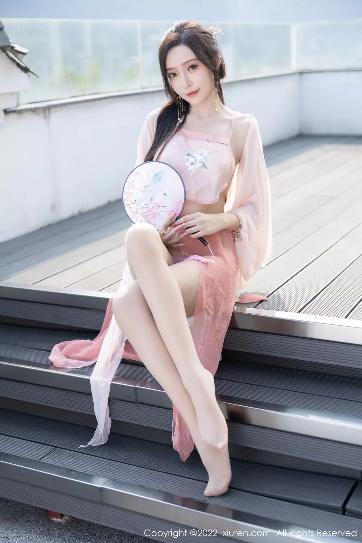 秀人集.com_[XiuRen秀人网]No.6040_女神王馨瑶yanni私房粉色肚兜配超薄肉丝秀惹火身材诱惑写真81P