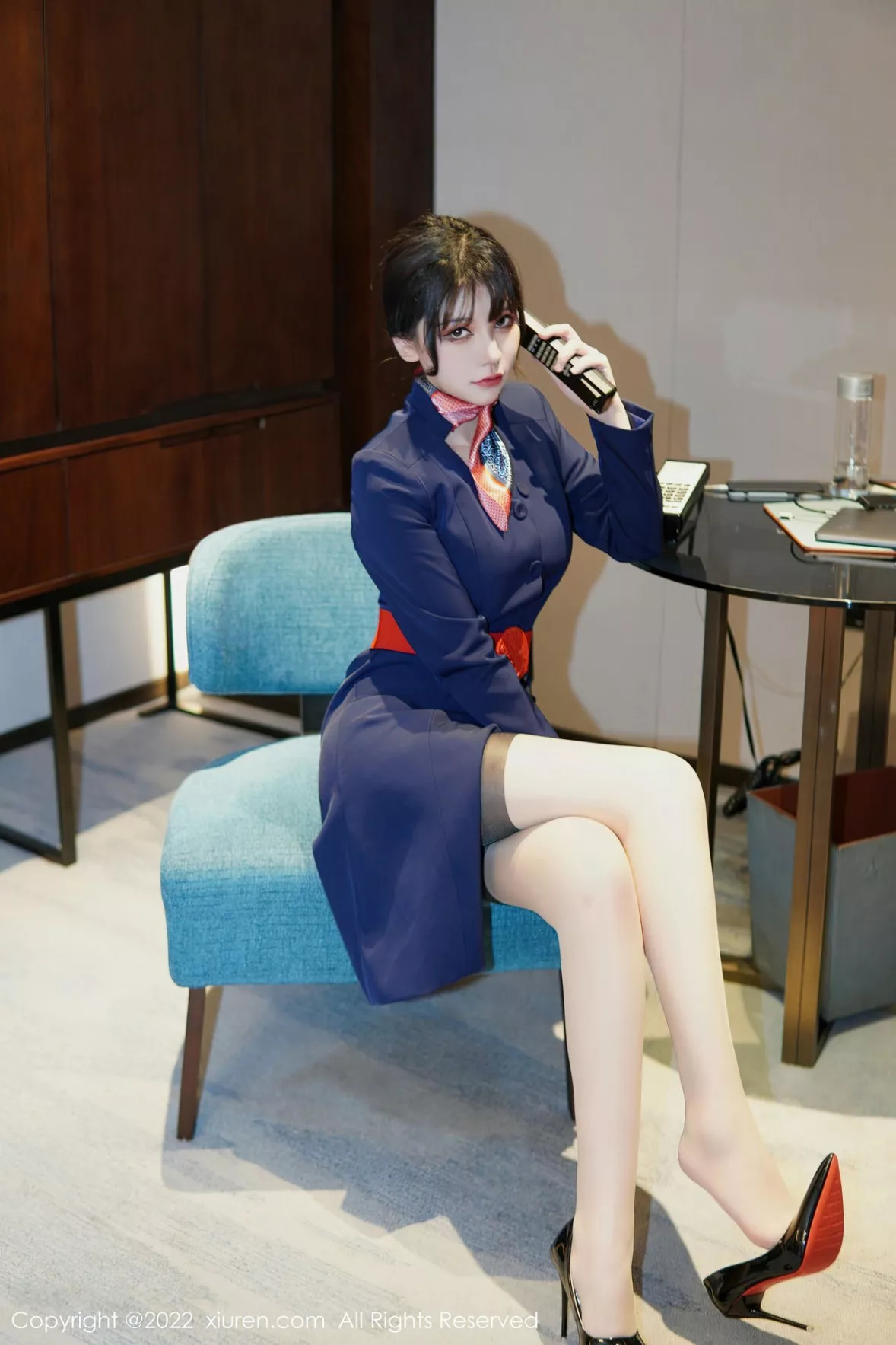 秀人集.com_[XiuRen秀人网]No.6048_模特桃桃子_脱深蓝空姐制服露红色蕾丝内衣秀曼妙身姿诱惑写真82P