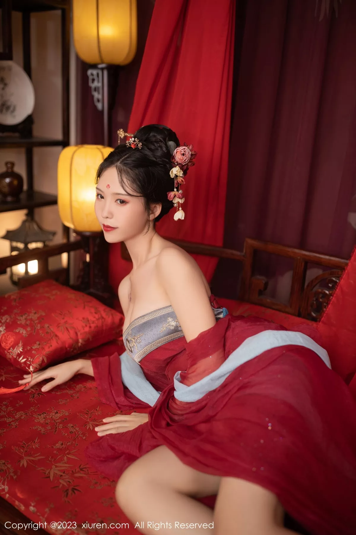 秀人集.com_[XiuRen秀人网]No.6154_模特利世歌姬角色扮演性感红色古装服低胸秀完美身材诱惑写真71P