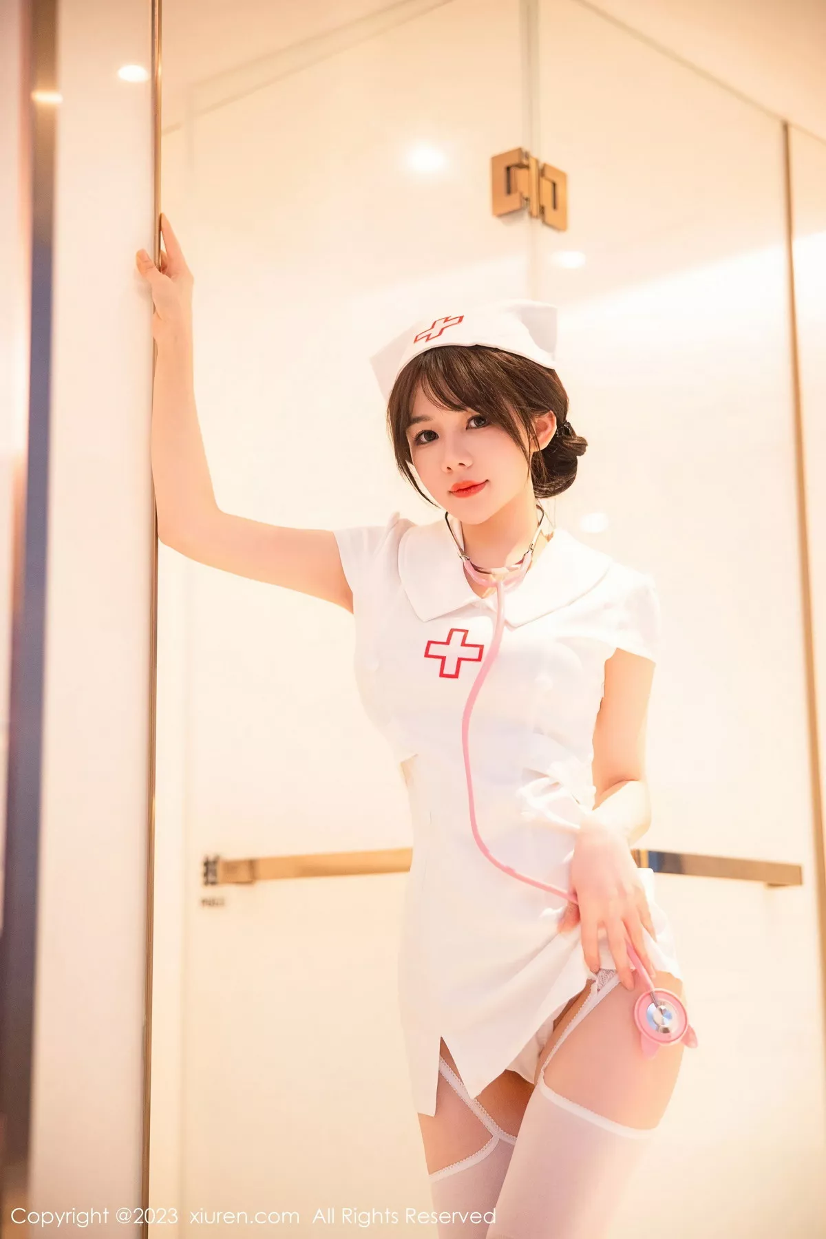 秀人集.com_[XiuRen秀人网]No.6221_模特婠婠么性感白色情趣护士服配白丝吊袜秀曼妙身姿绝美写真81P