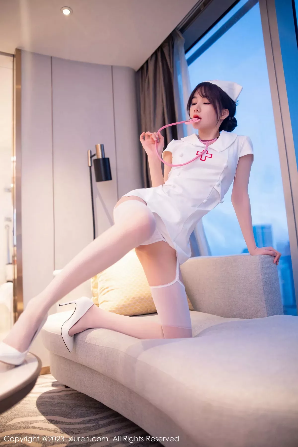 秀人集.com_[XiuRen秀人网]No.6221_模特婠婠么性感白色情趣护士服配白丝吊袜秀曼妙身姿绝美写真81P