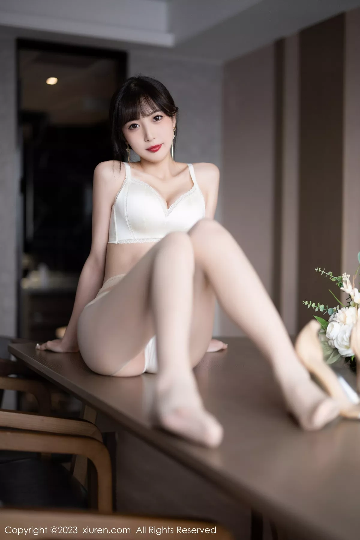 秀人集.com_[XiuRen秀人网]No.6236_模特林星阑脱咖啡色连衣裙露白色蕾丝内衣配开档肉丝诱惑写真90P