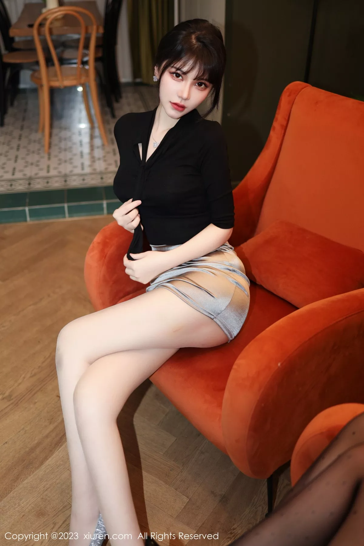 秀人集.com_[XiuRen秀人网]No.6256_模特桃桃子闺蜜剧情主题性感黑白丝袜系列秀美腿迷人诱惑写真85P