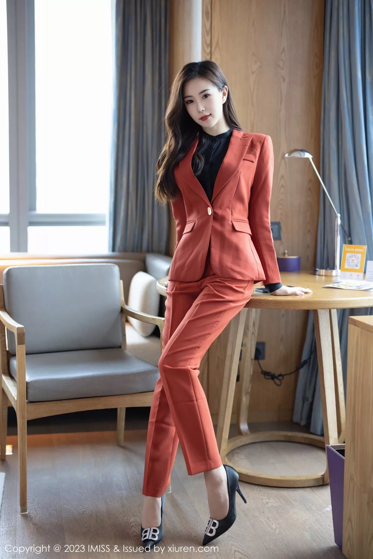 秀人集.com_[IMISS爱蜜社]Vol.717_模特杨紫嫣candy脱职场OL露性感黑色内衣原色丝袜迷人诱惑写真64P