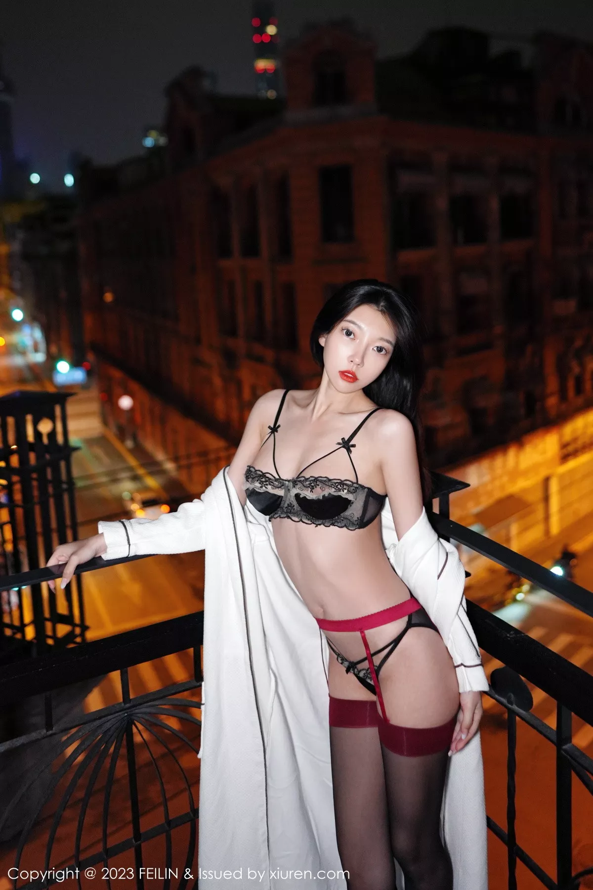 秀人集.com_[FeiLin嗲囡囡]VOL.464_女神冯木木LRIS私房脱白色睡袍露黑色内衣配黑丝吊袜诱惑写真89P